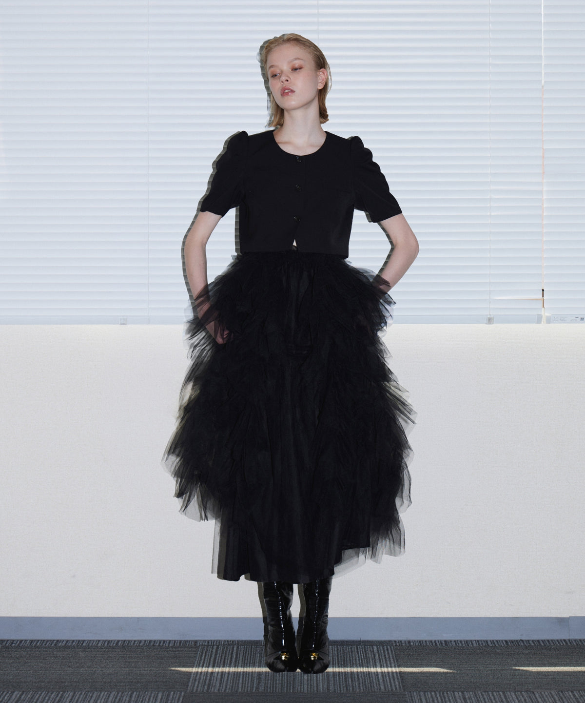JELLYFISH DRESS ブラック 正面全身ポーズ