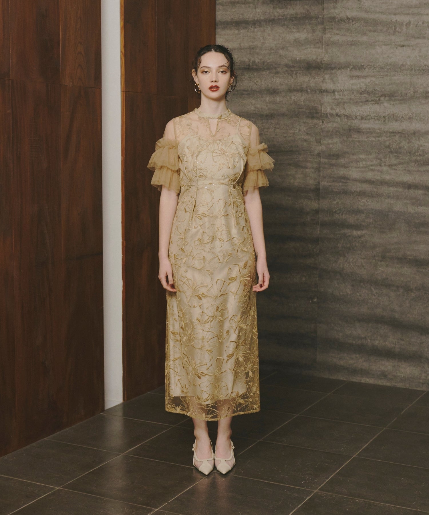 KEY NECK EMBROIDERY DRESS