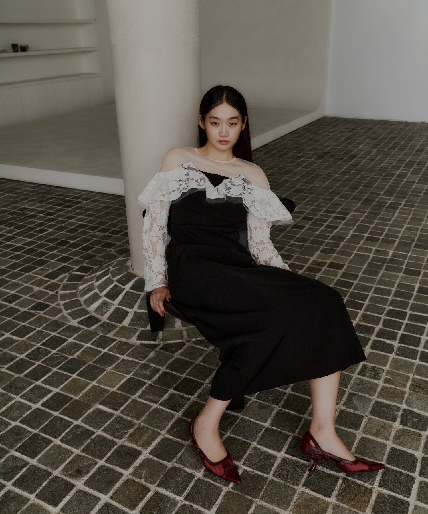 LACE RAFFLE DRESS
