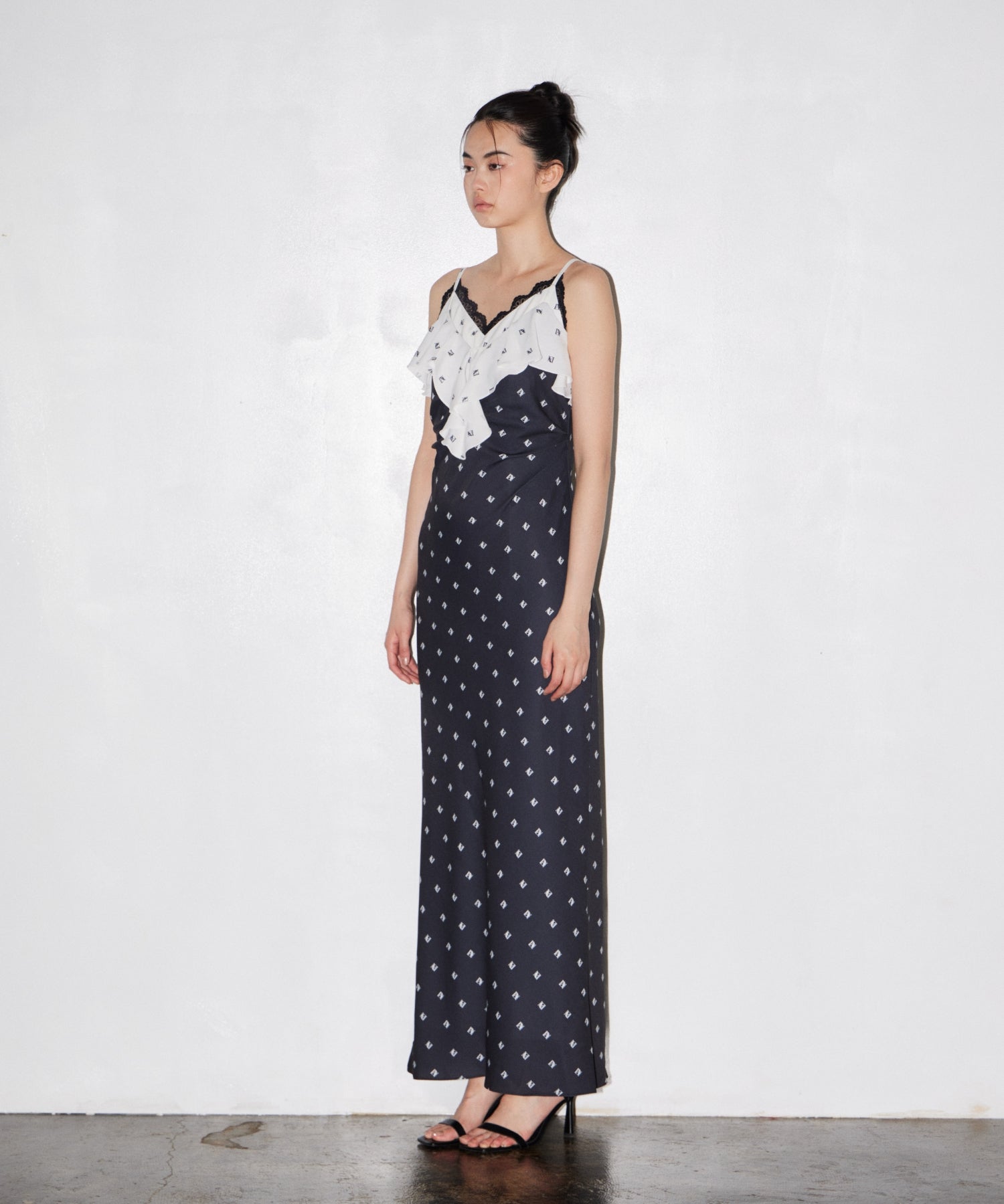 PRINT RUFFLE CUP IN DRESS