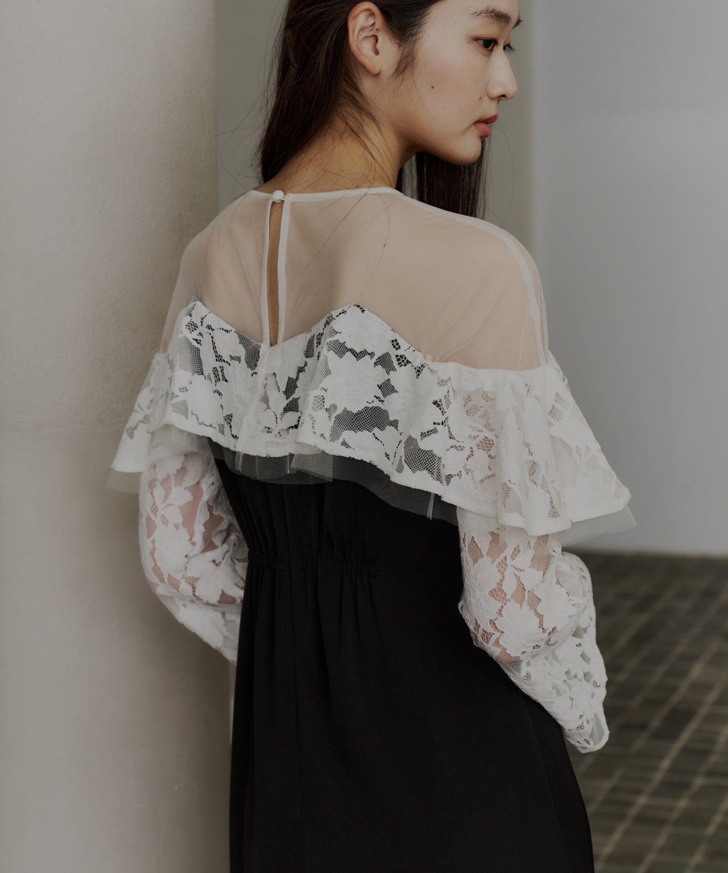 LACE RAFFLE DRESS