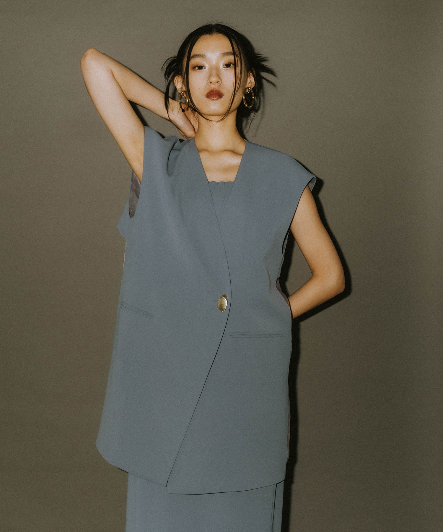 BACK SHEER GILET SETUP DRESS
