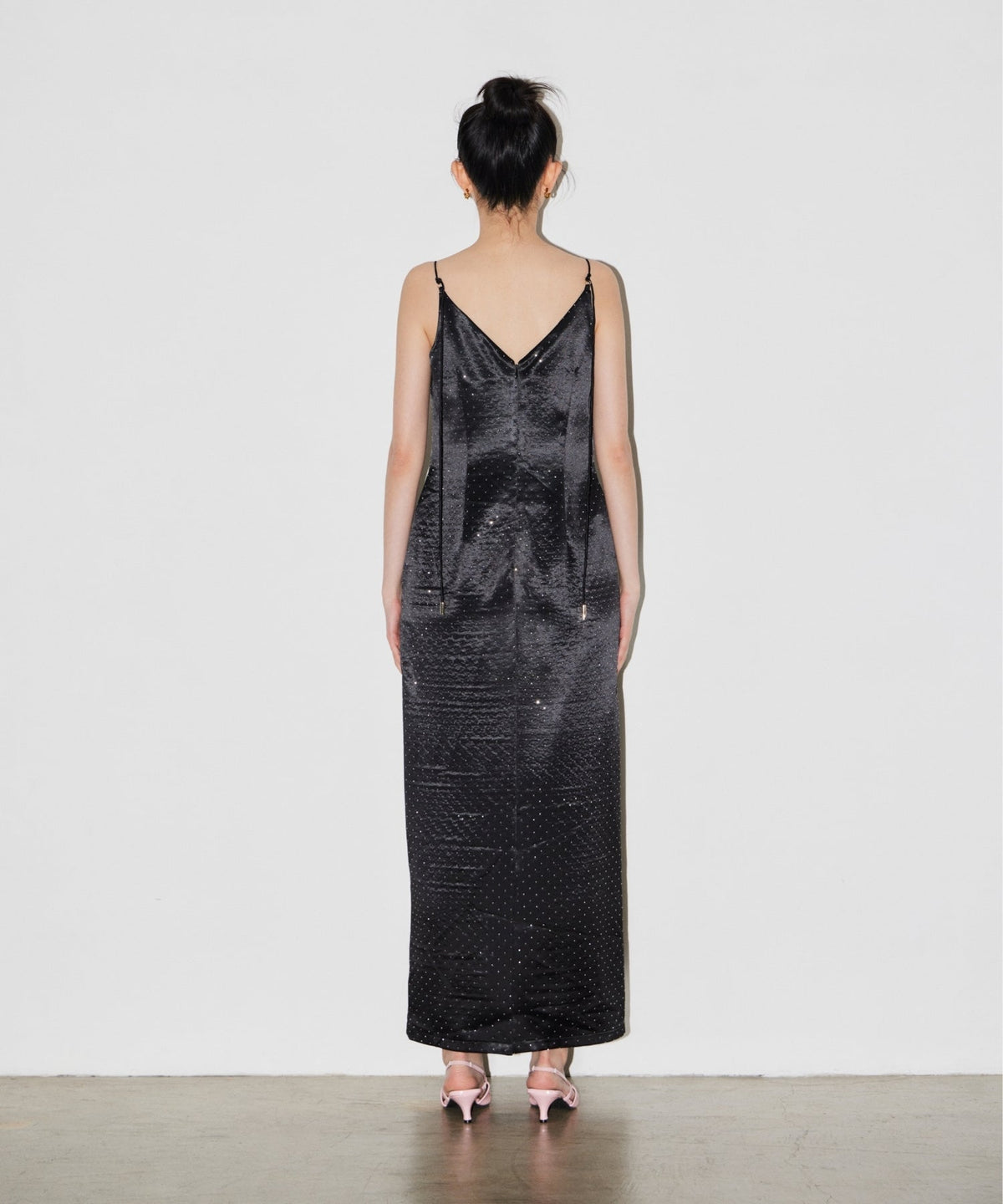 【POPUP】GLOSSY SATIN BACK RIBBON DRESS