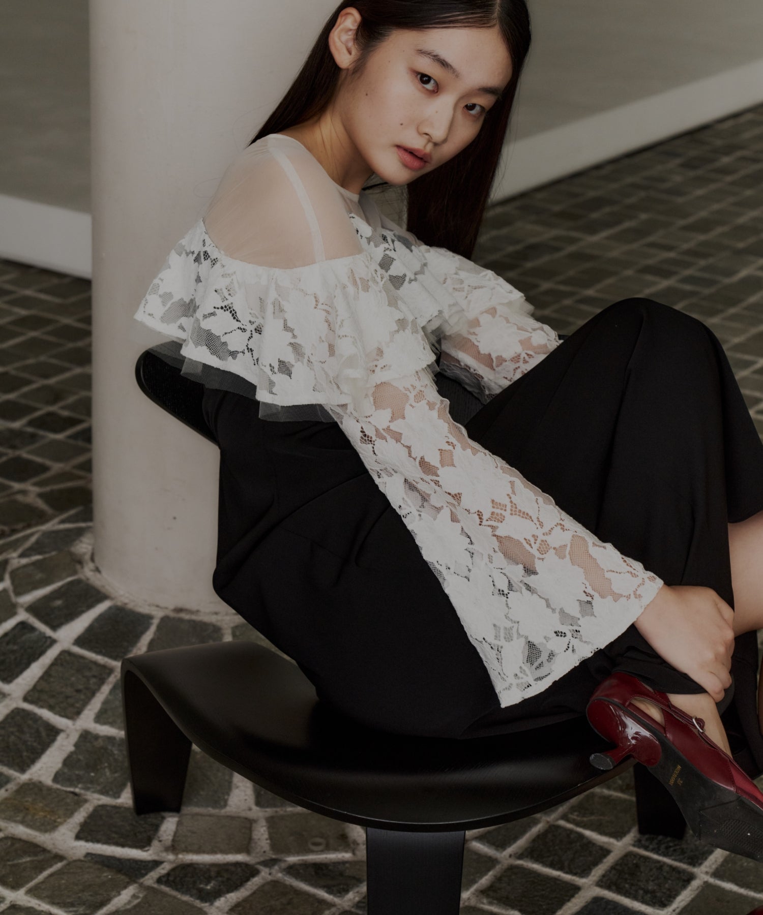 LACE RAFFLE DRESS