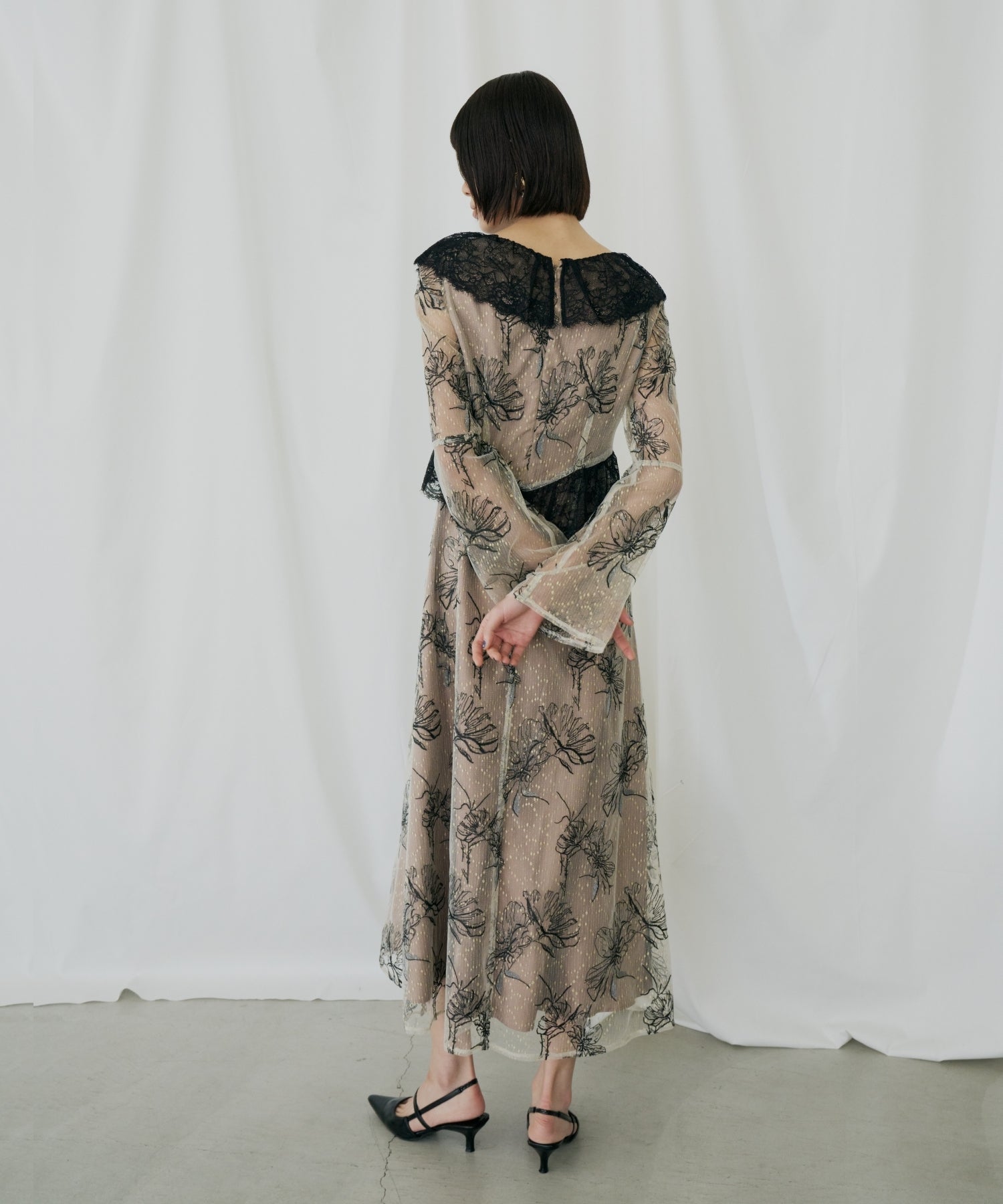 CROSS LACE FLOWER DRESS