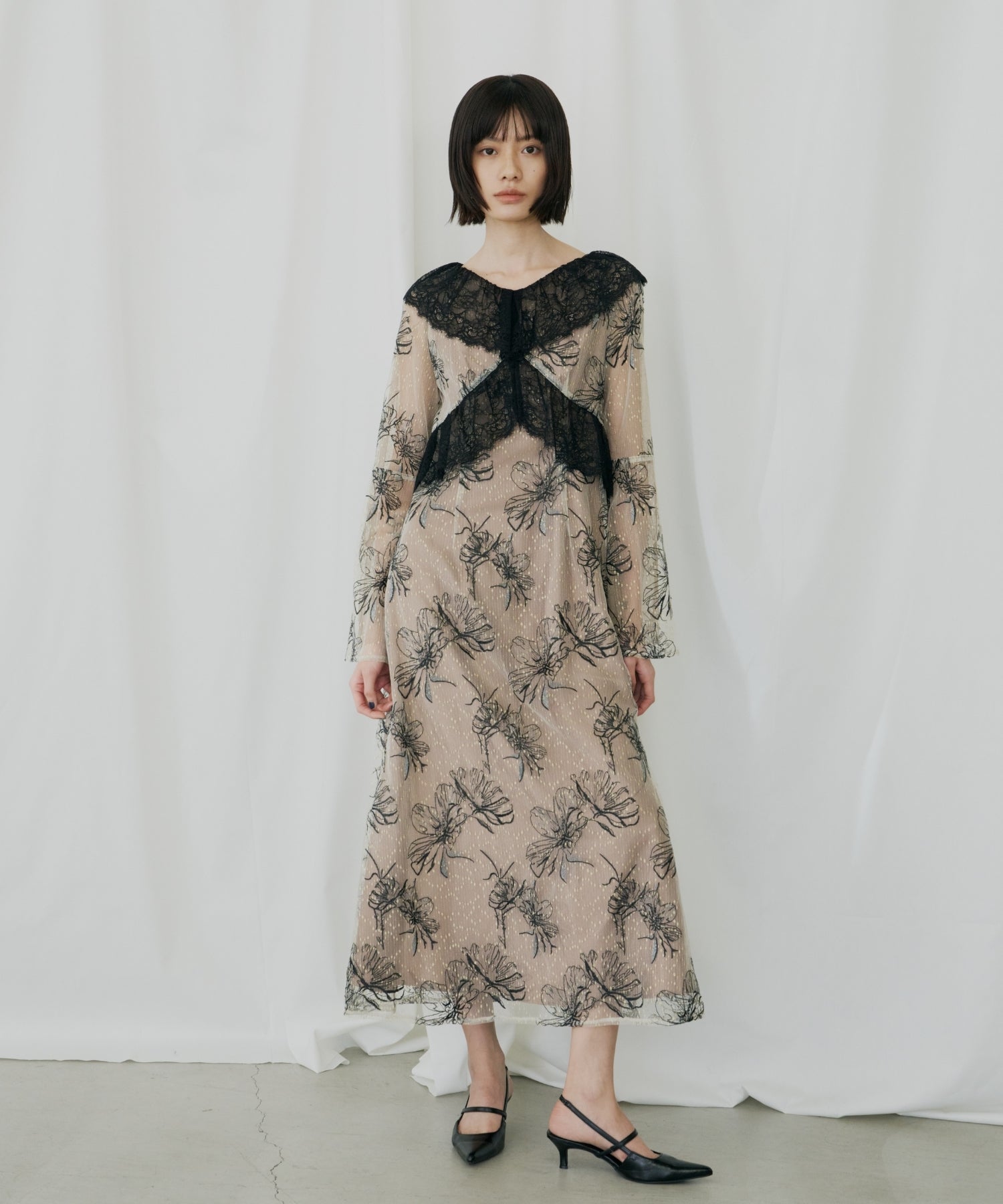 CROSS LACE FLOWER DRESS