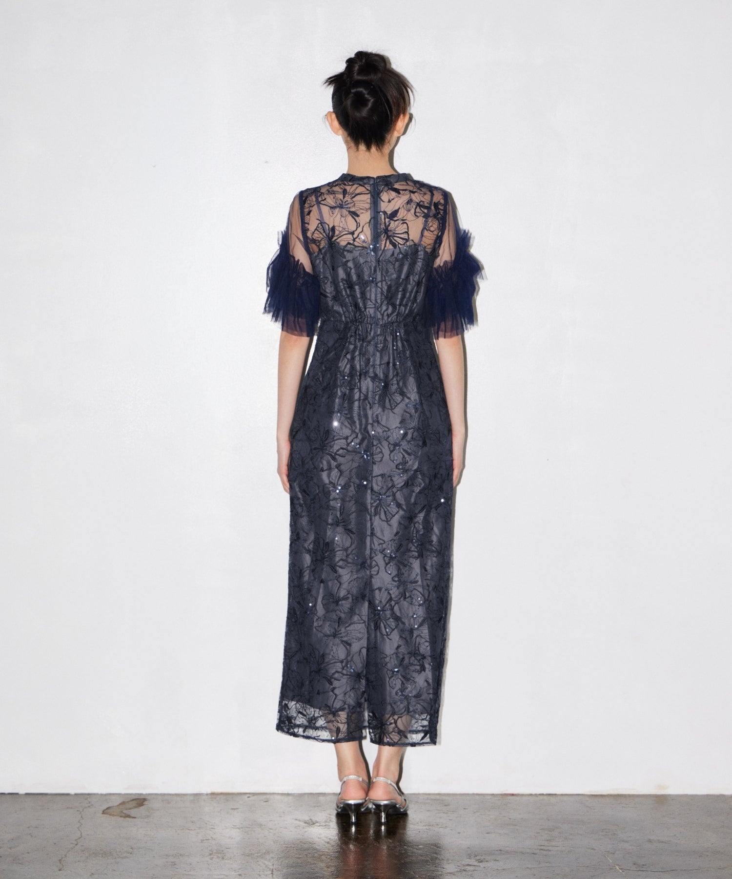 KEY NECK EMBROIDERY DRESS