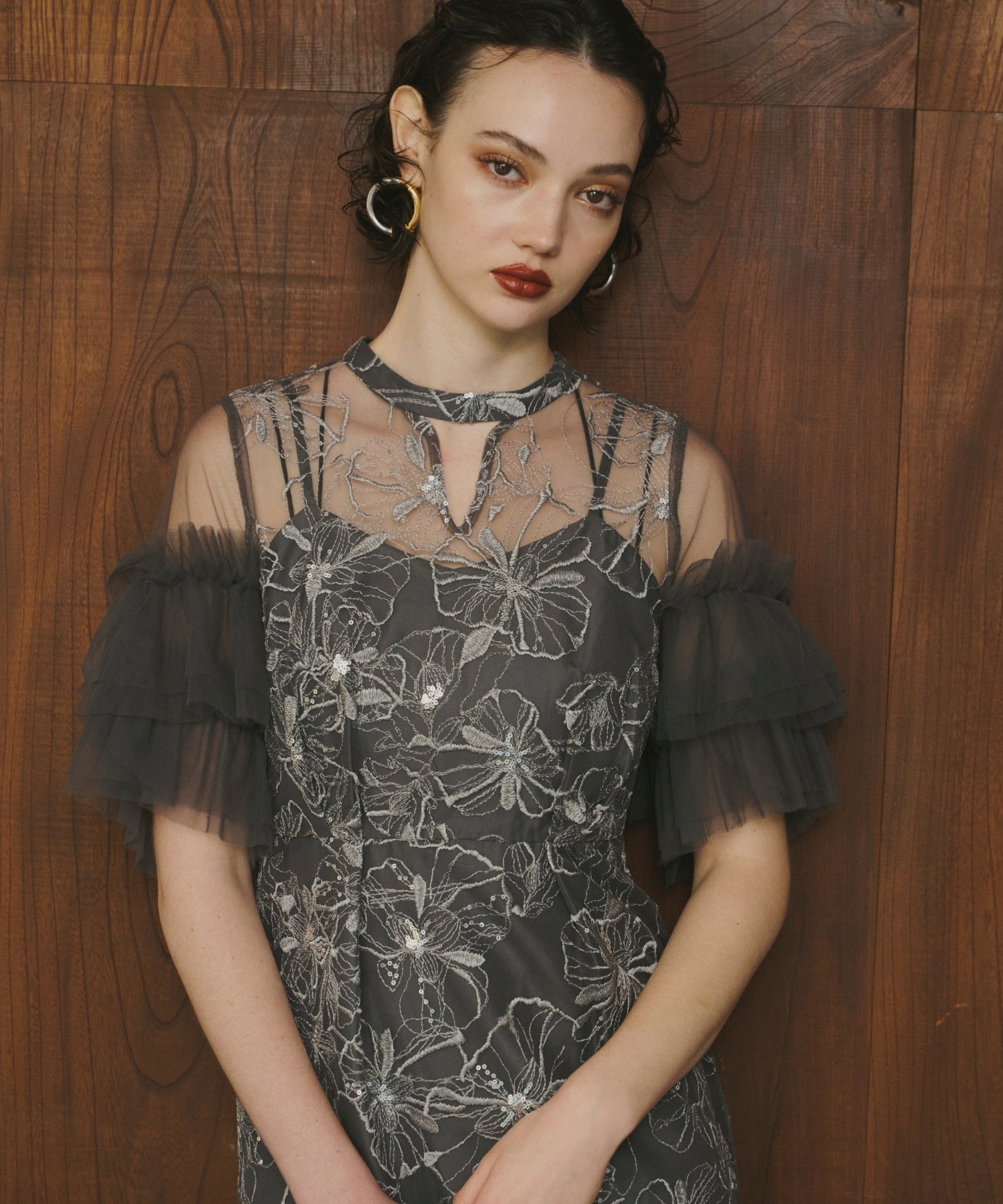 KEY NECK EMBROIDERY DRESS