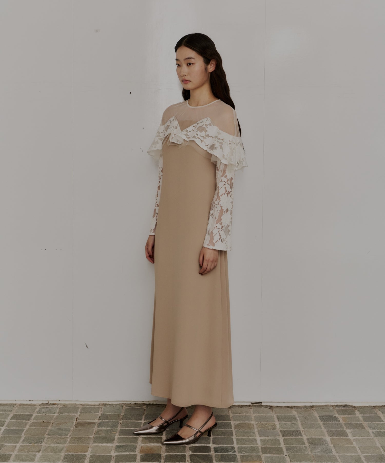 LACE RAFFLE DRESS