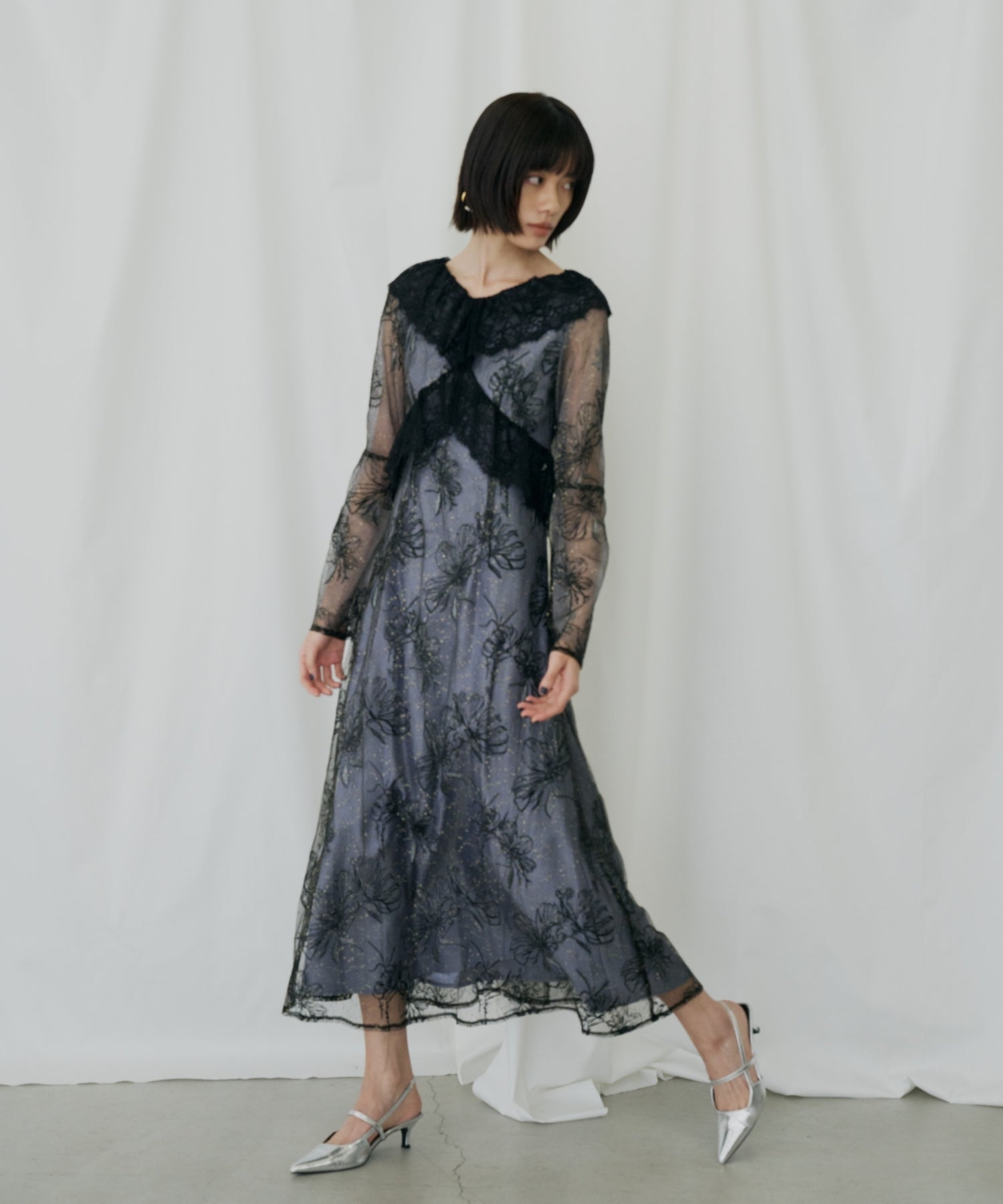 CROSS LACE FLOWER DRESS