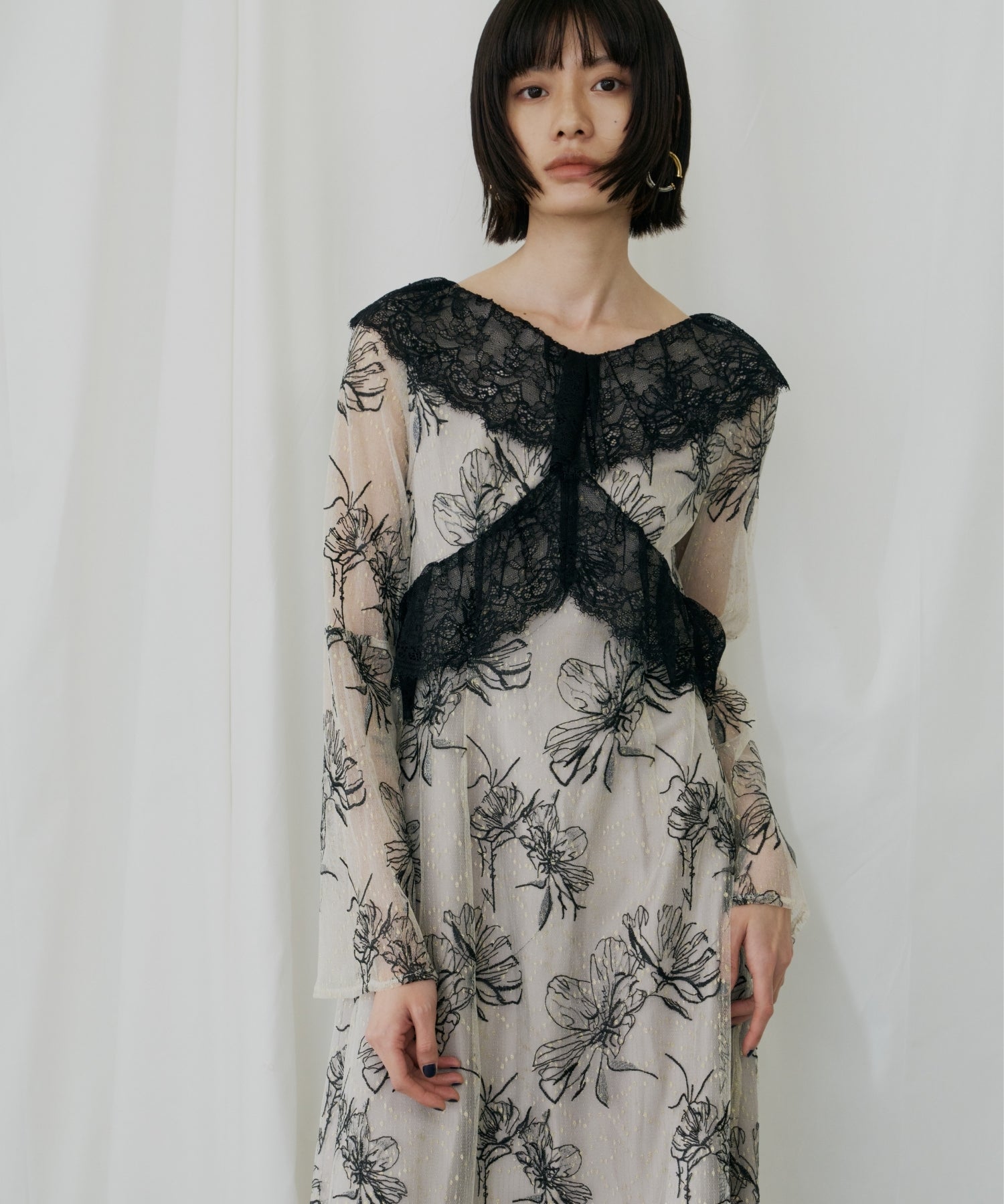 CROSS LACE FLOWER DRESS