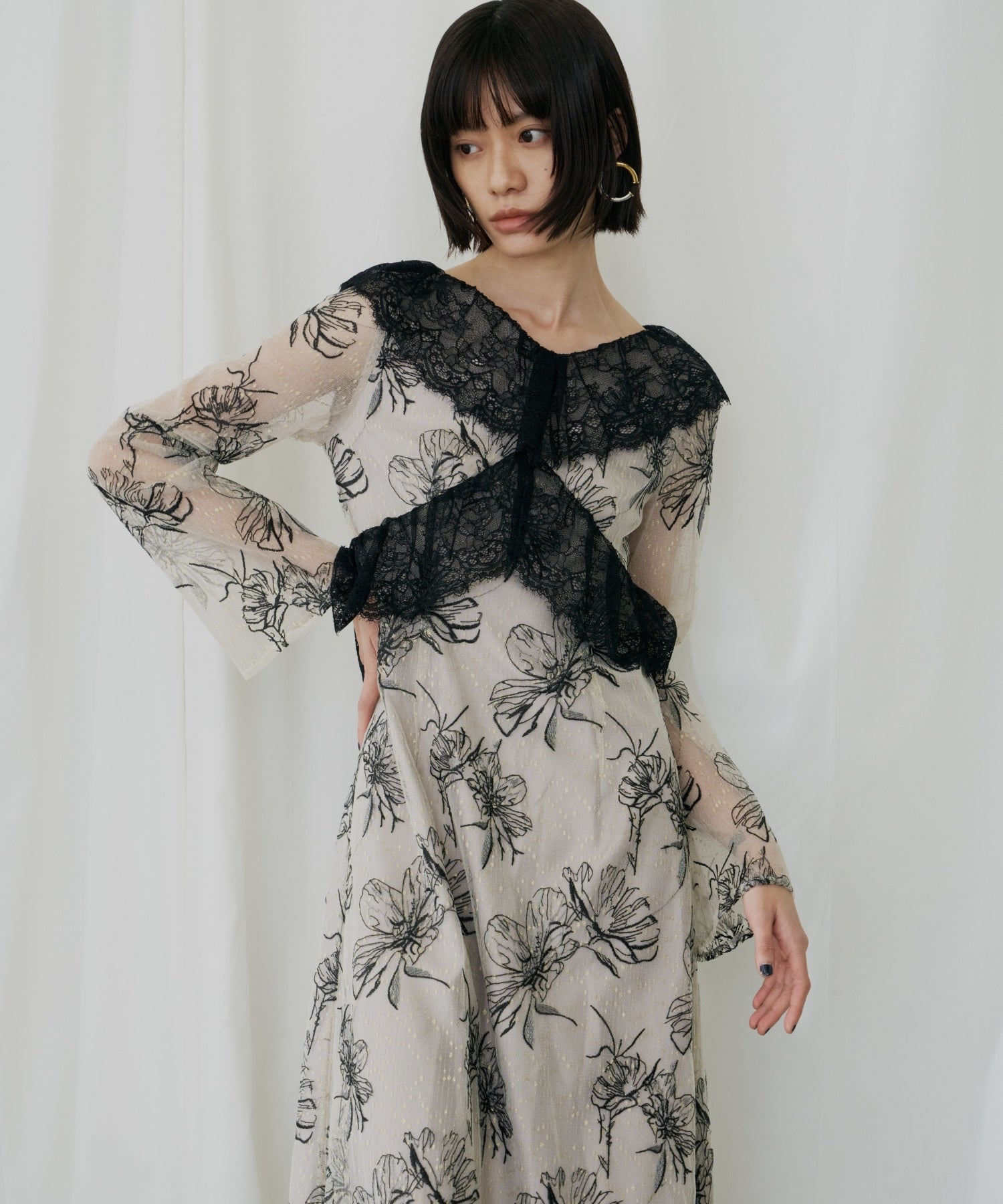 CROSS LACE FLOWER DRESS