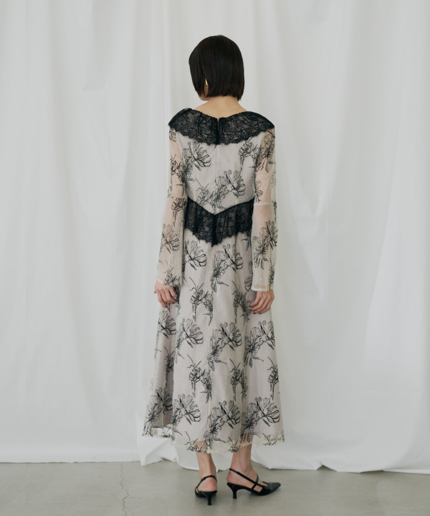 CROSS LACE FLOWER DRESS