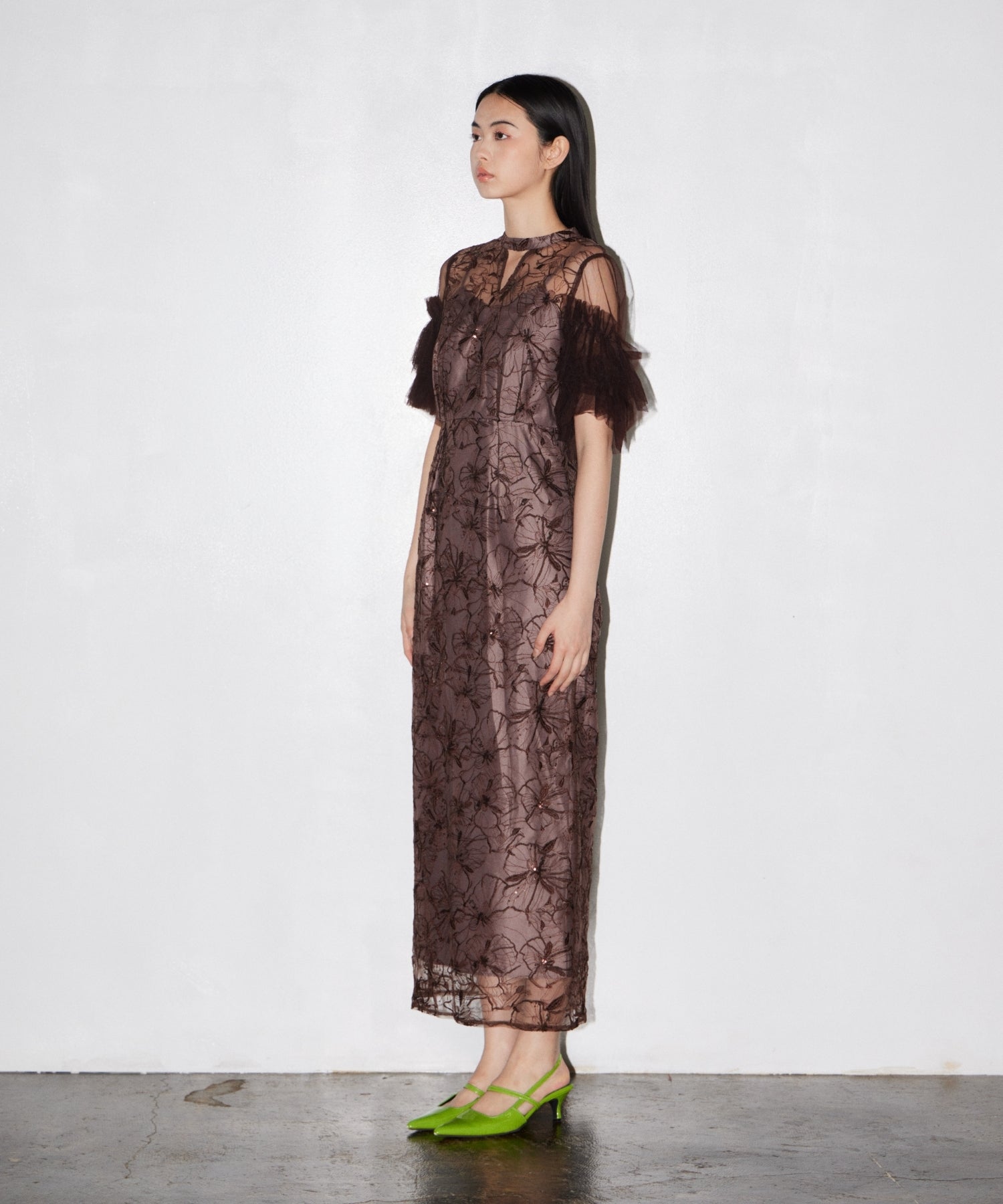 KEY NECK EMBROIDERY DRESS