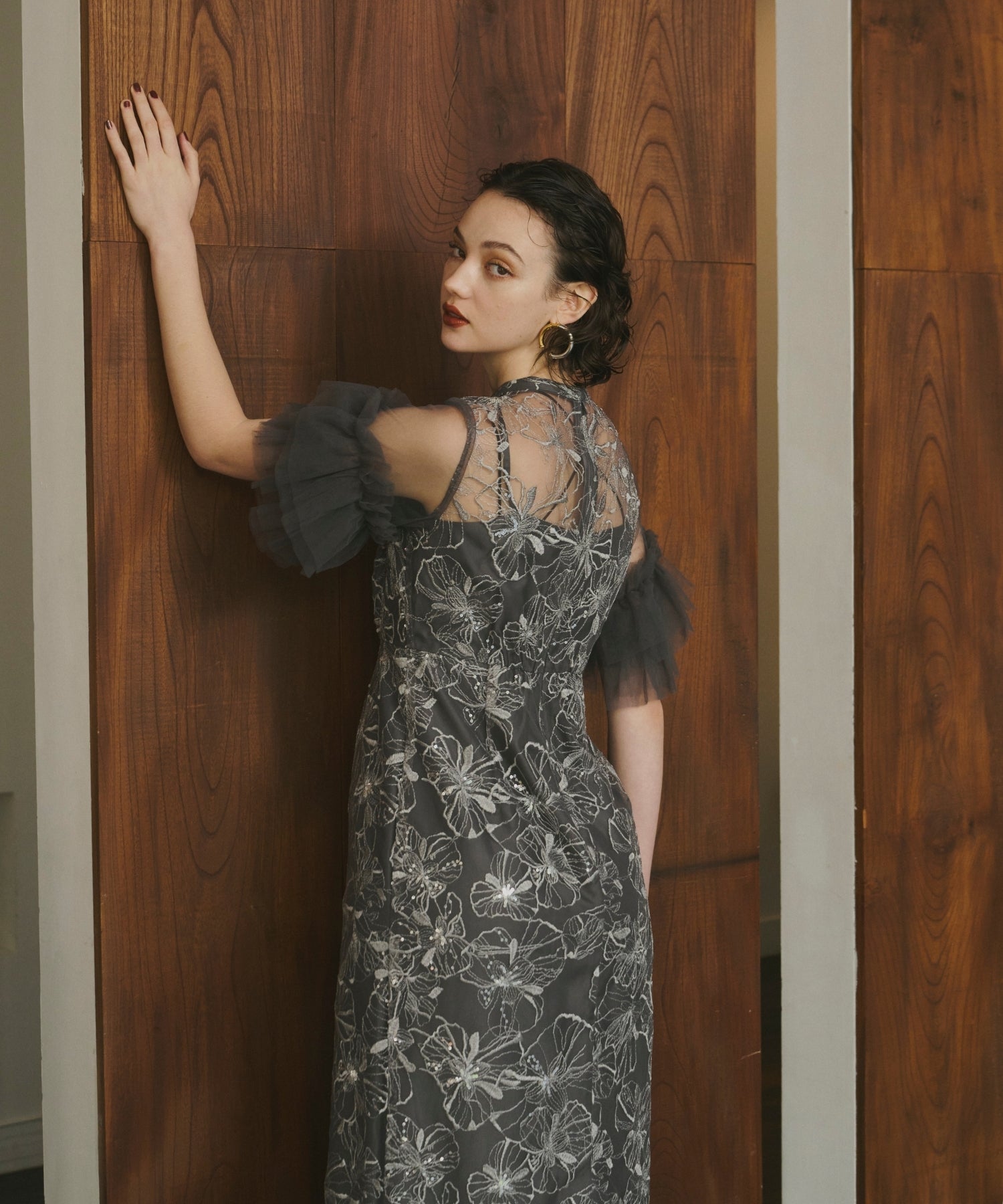 KEY NECK EMBROIDERY DRESS
