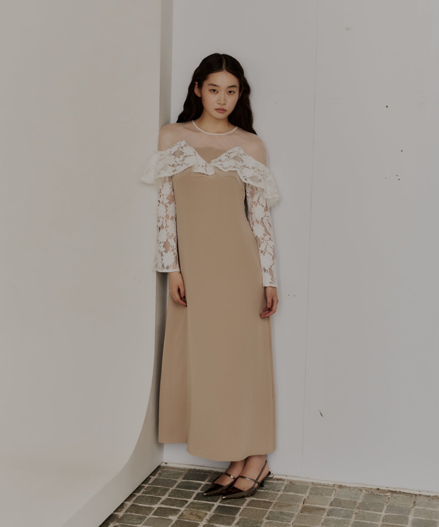 LACE RAFFLE DRESS
