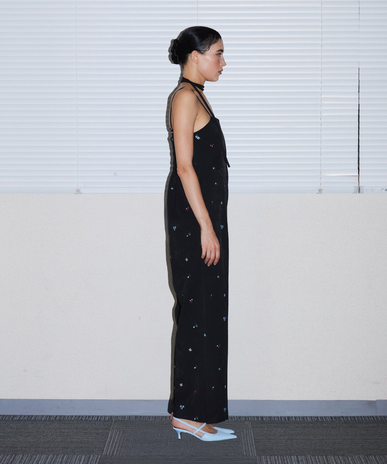 SIGNATURE EMBROIDERY ALL IN ONE  ブラック 横向き全身