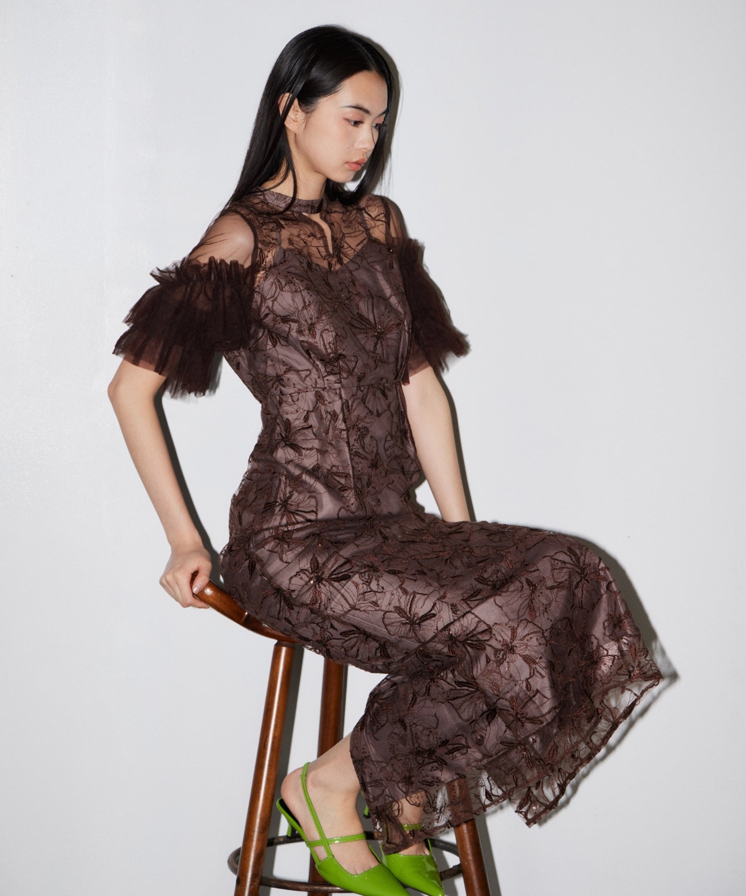 KEY NECK EMBROIDERY DRESS