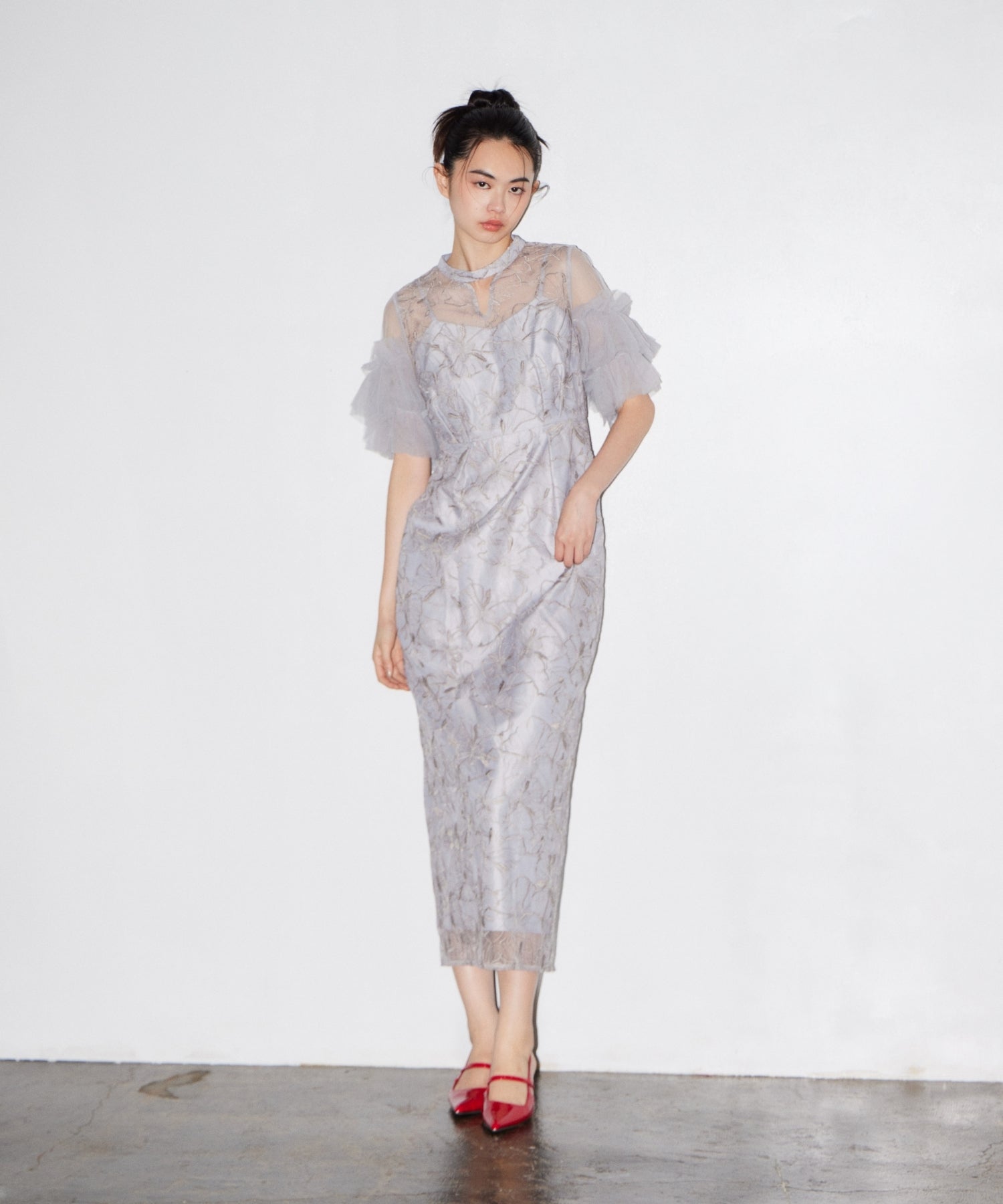 KEY NECK EMBROIDERY DRESS