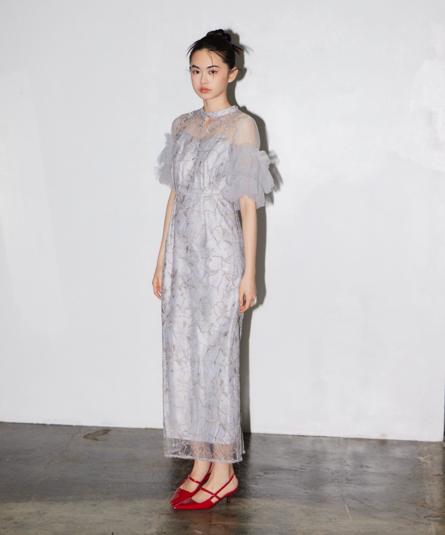 KEY NECK EMBROIDERY DRESS