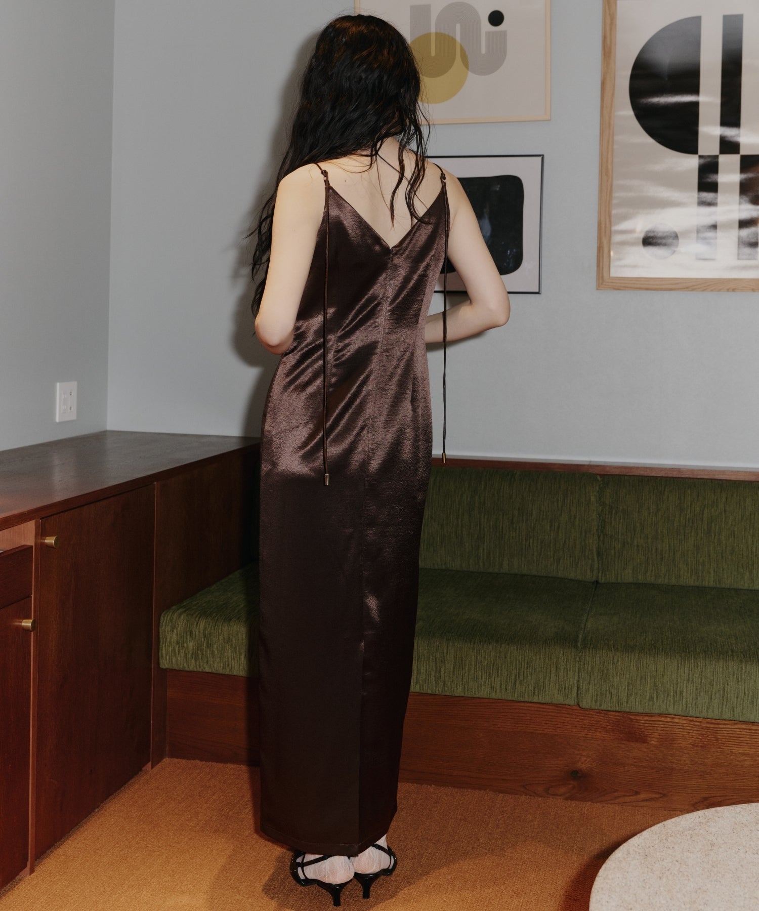 【POPUP】GLOSSY SATIN BACK RIBBON DRESS