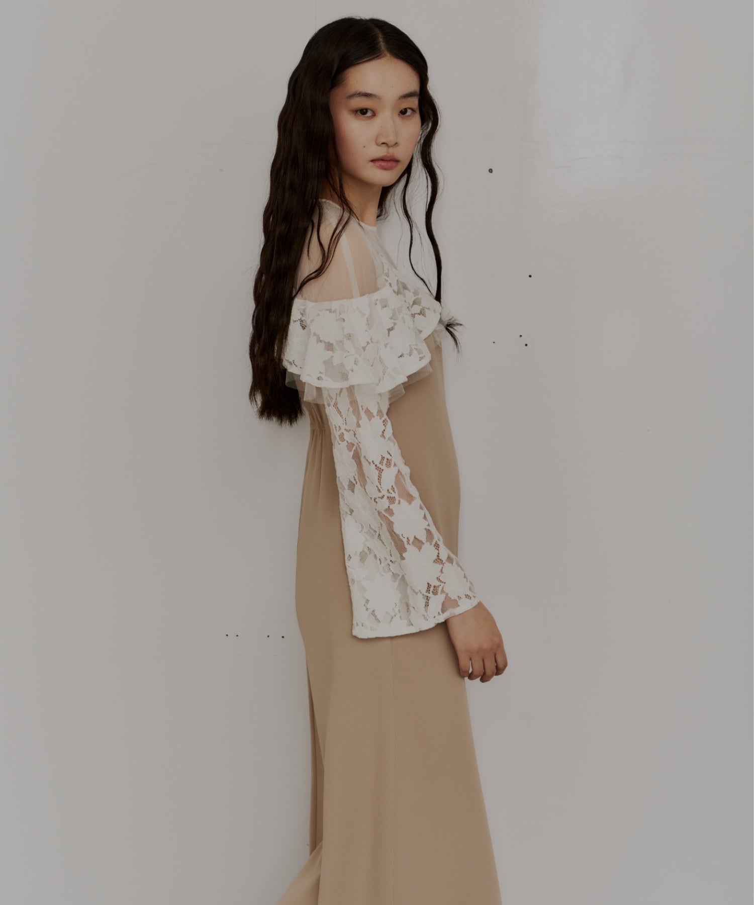 LACE RAFFLE DRESS