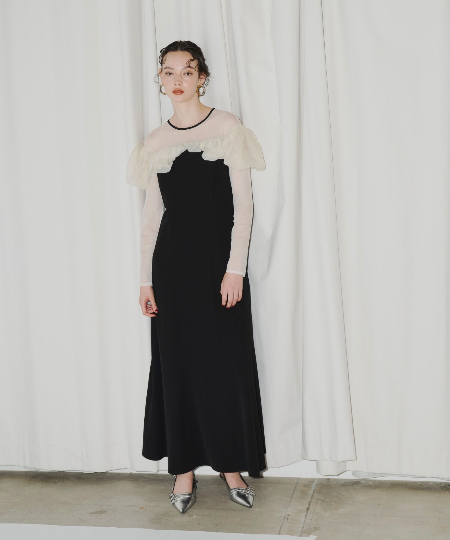 FRILLS FLARE DRESS