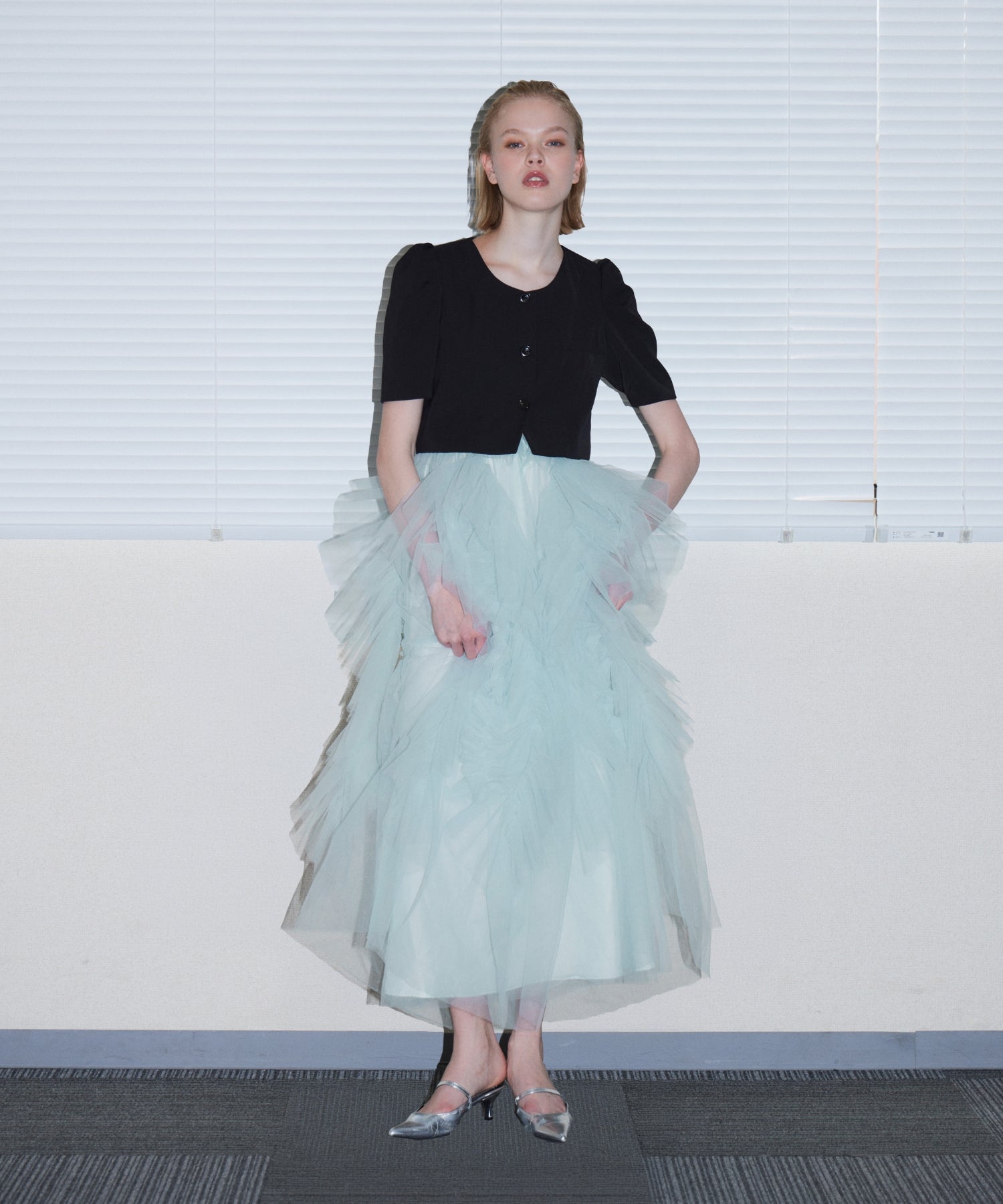 JELLYFISH DRESS ライトブルー 正面全身着用ポーズ