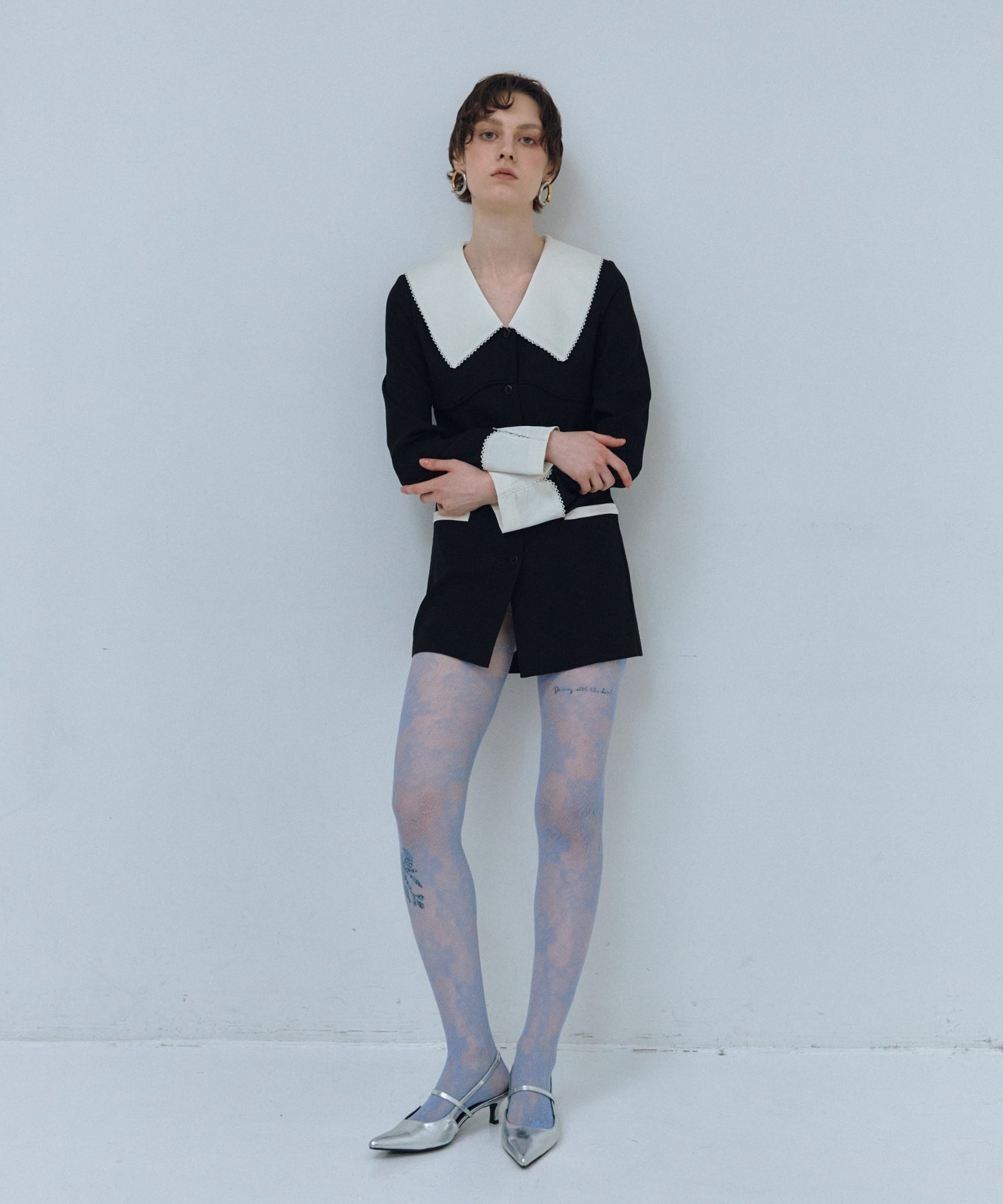 CONTRAST COLLAR SET UP DRESS