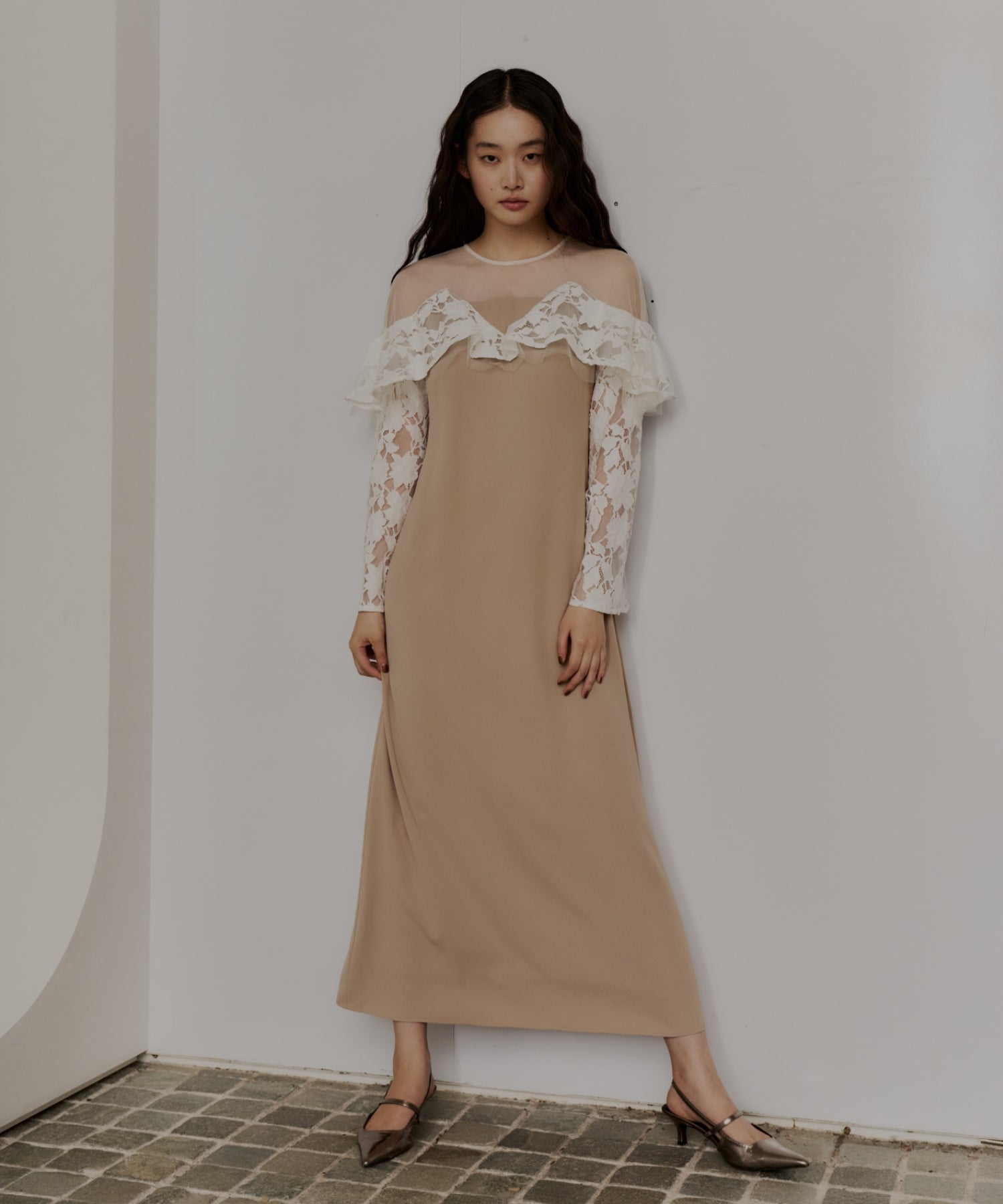 LACE RAFFLE DRESS