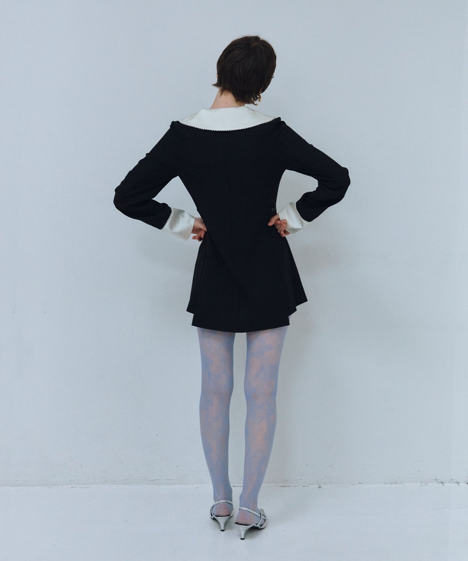 CONTRAST COLLAR SET UP DRESS