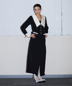 CONTRAST COLLAR DRESS ブラック 正面全身ポーズ