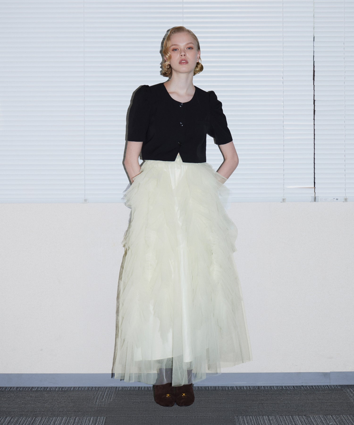 JELLYFISH DRESS アイボリーブラック 正面全着用ポーズ
