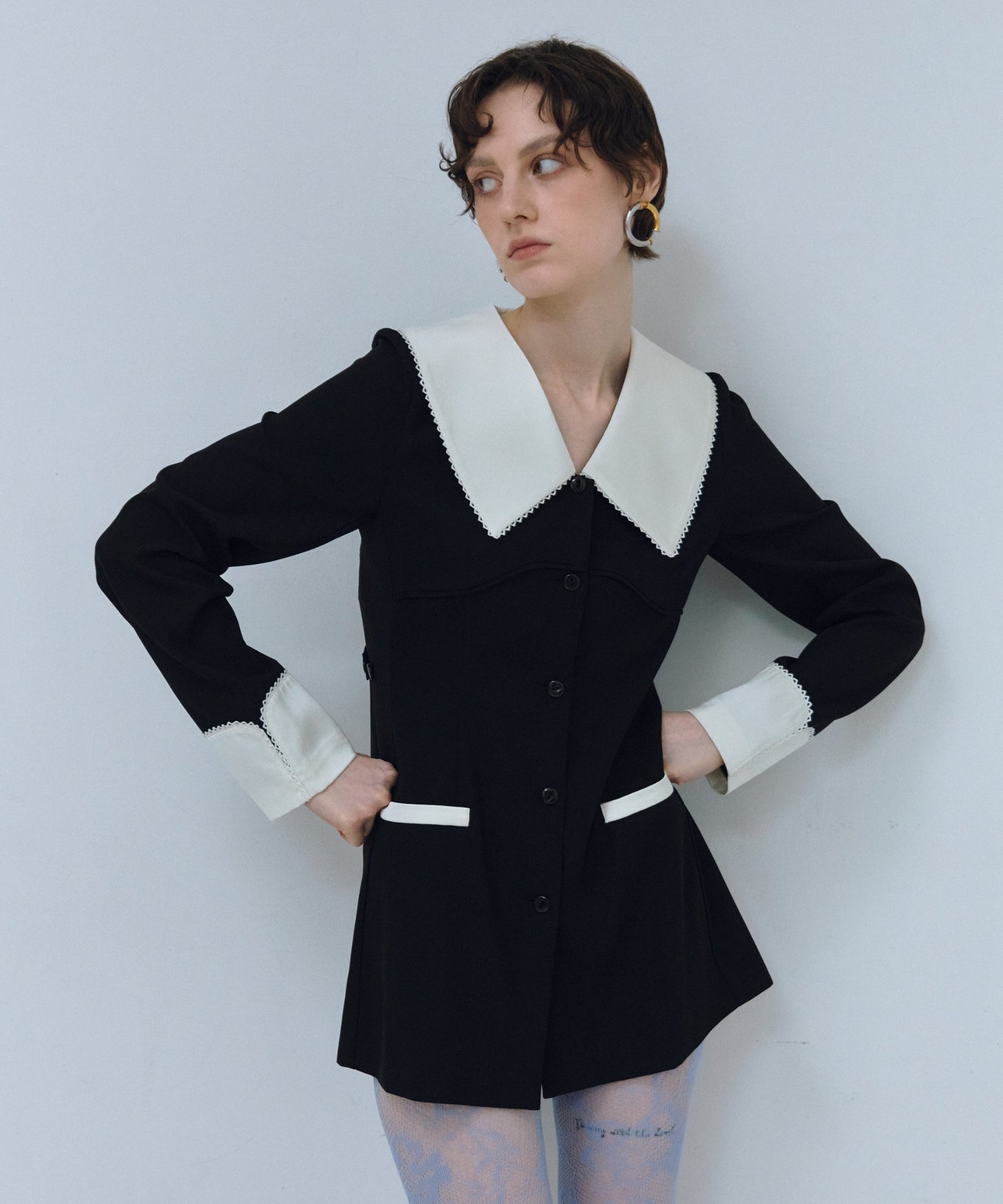 CONTRAST COLLAR SET UP DRESS
