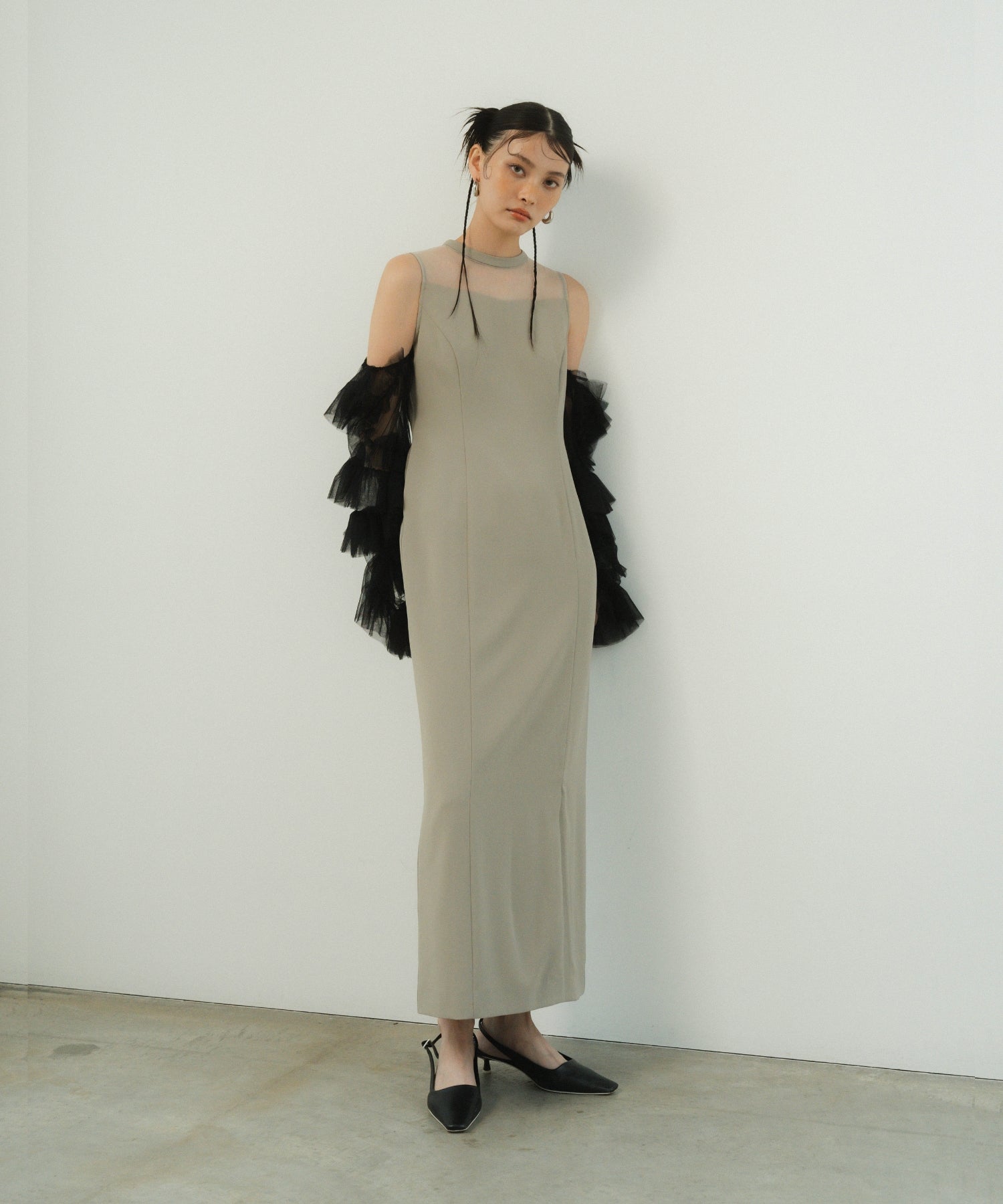 DETACHED SLEEVE DRESS