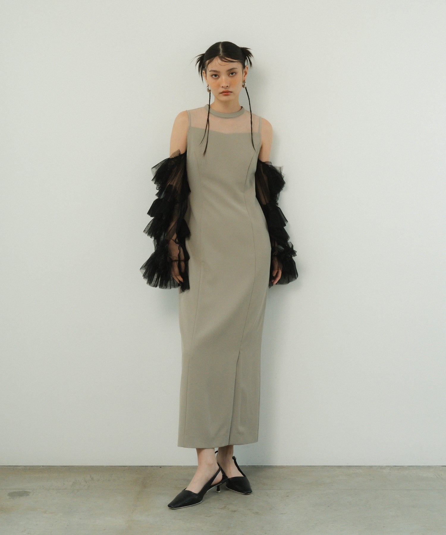DETACHED SLEEVE DRESS