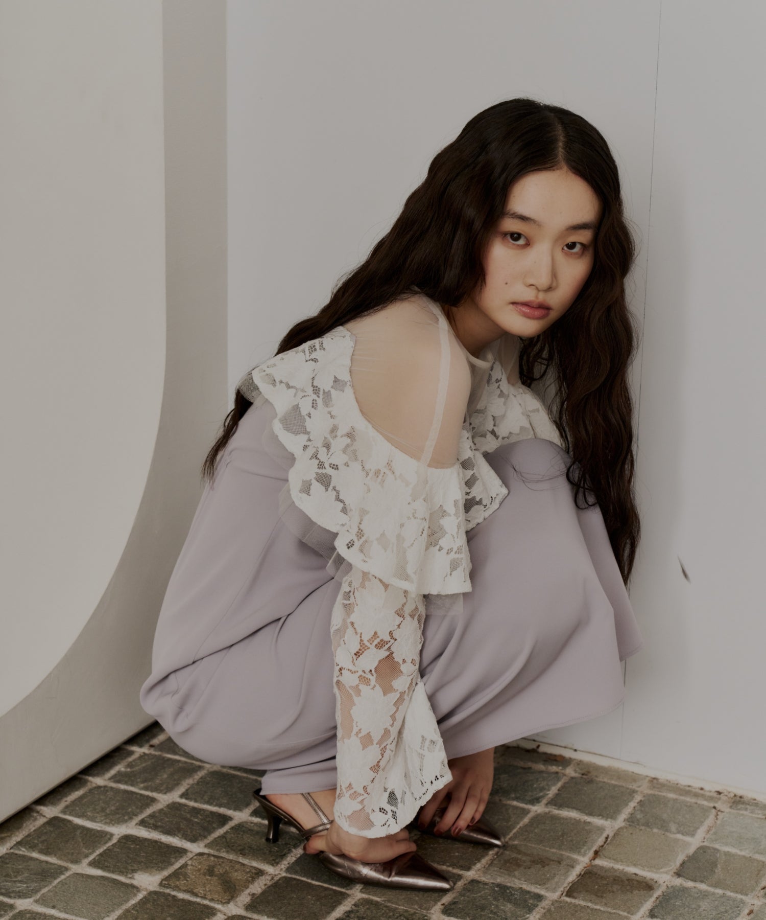 LACE RAFFLE DRESS