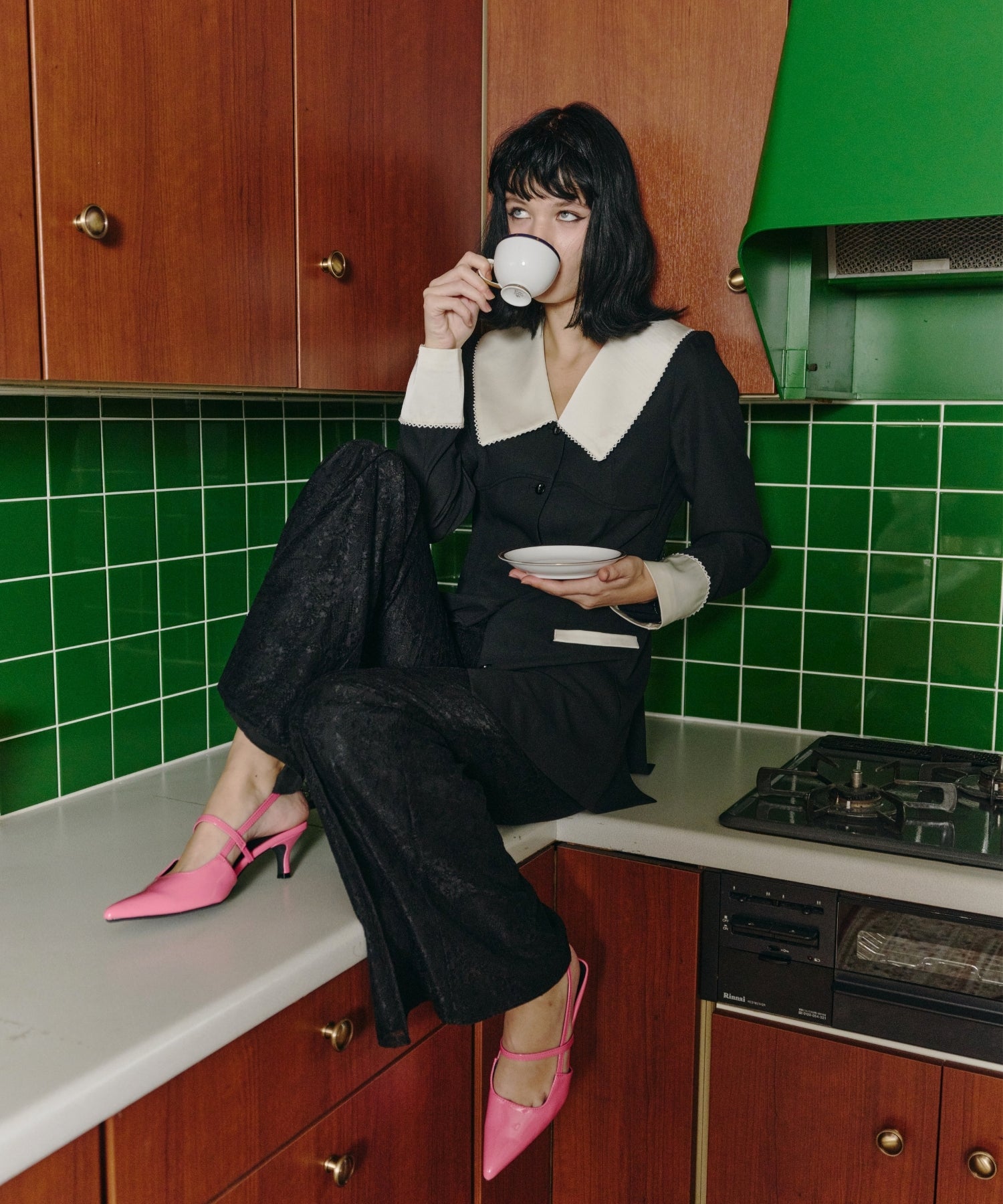 CONTRAST COLLAR SET UP DRESS