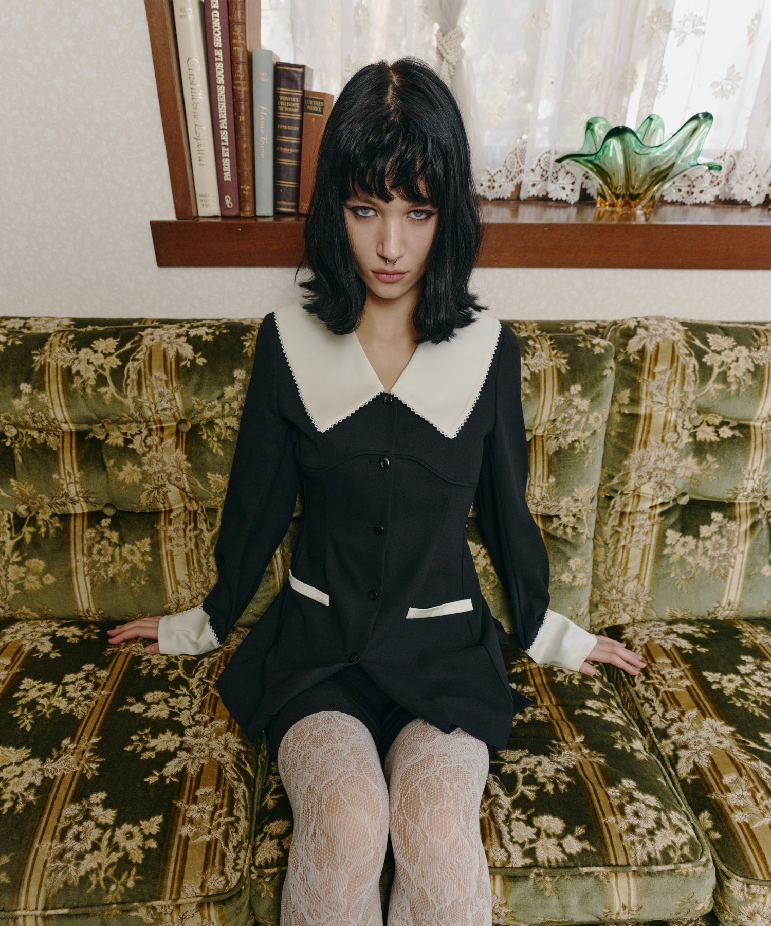 CONTRAST COLLAR SET UP DRESS