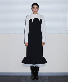 TAILORED FRILL DRESS ブラック 正面着用全身