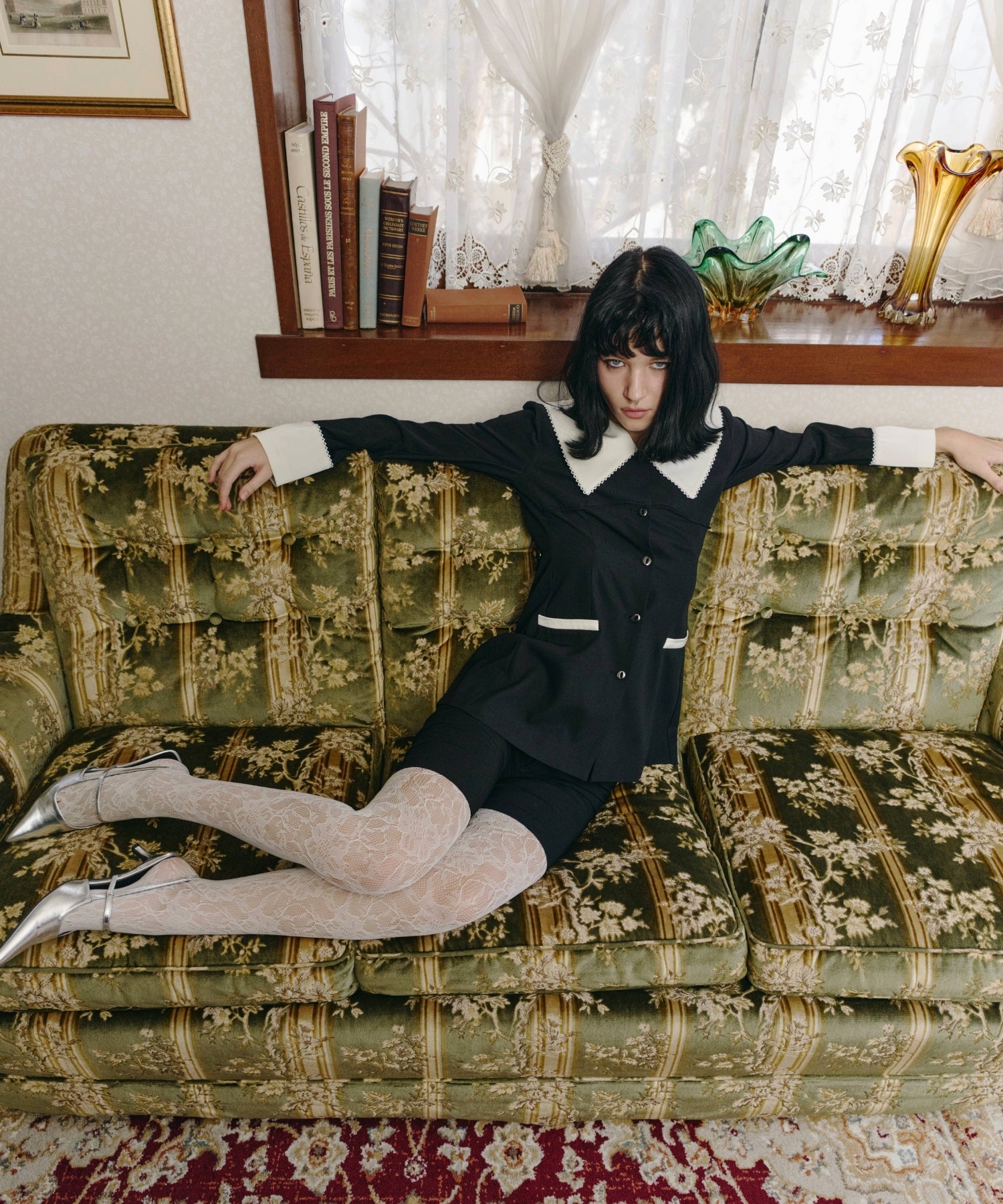 CONTRAST COLLAR SET UP DRESS