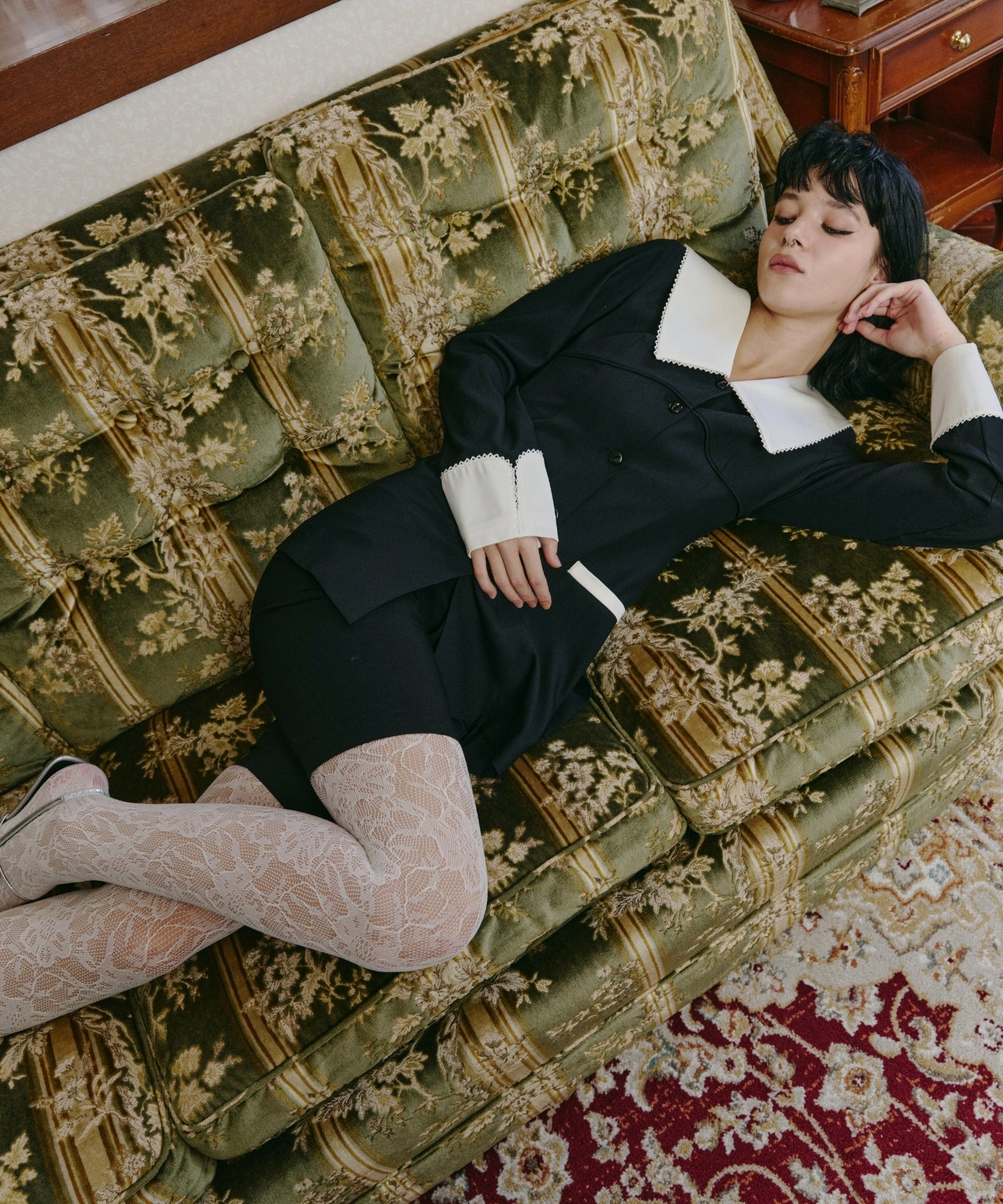 CONTRAST COLLAR SET UP DRESS