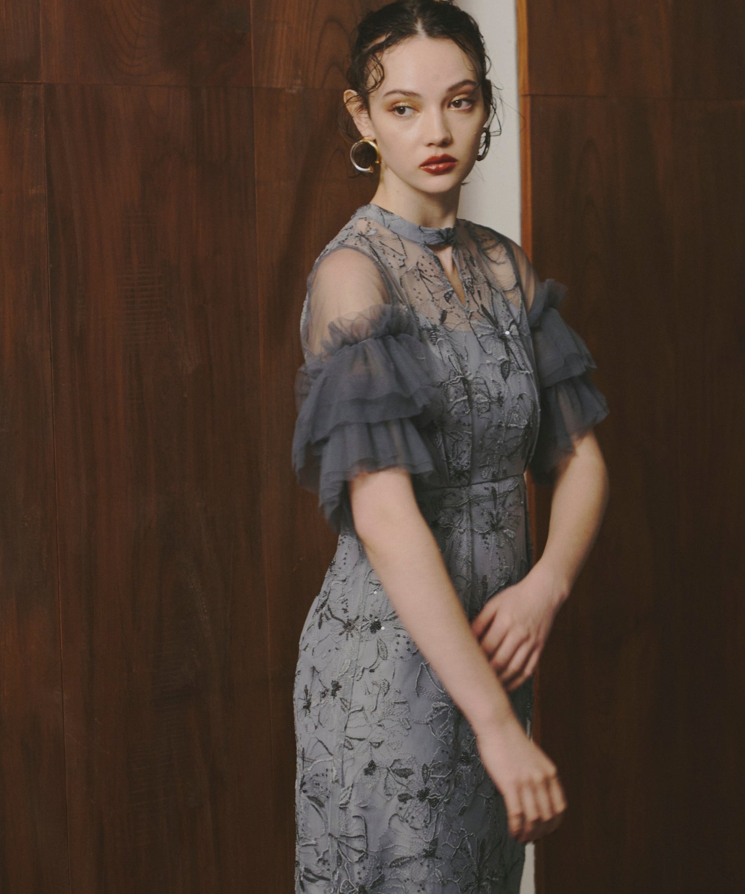 KEY NECK EMBROIDERY DRESS