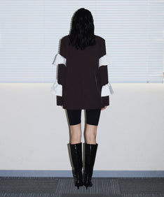 FRILL PEAKED LAPEL JACKET ブラウン 背面全身