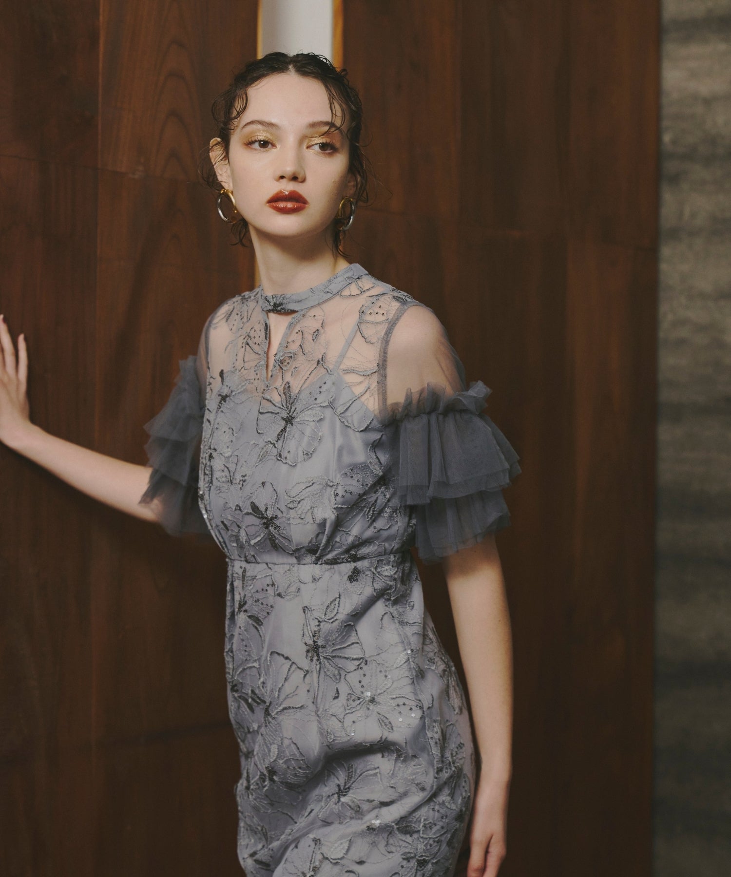 KEY NECK EMBROIDERY DRESS