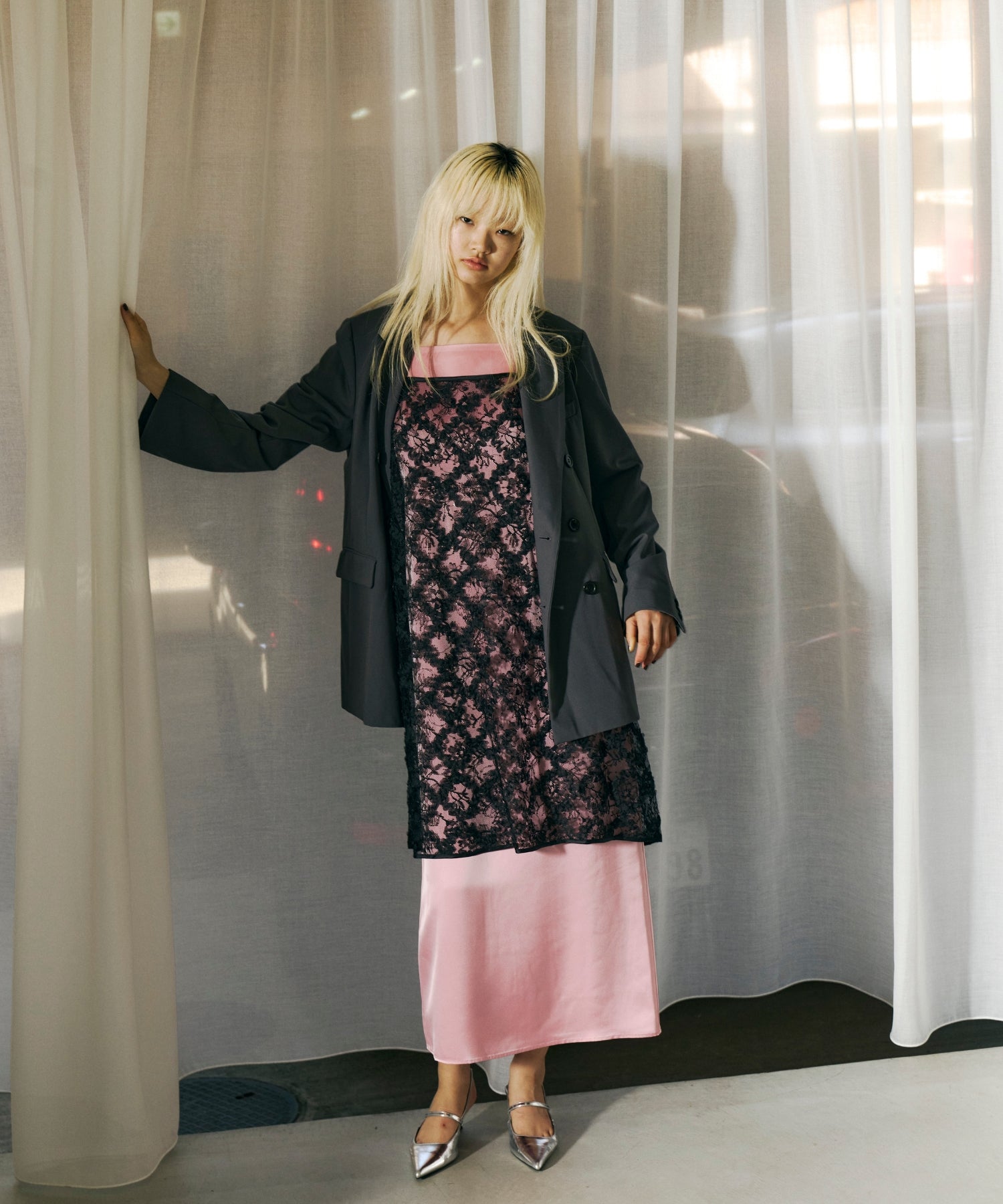 KIRAKIRA FLUFFY LACE DRESS