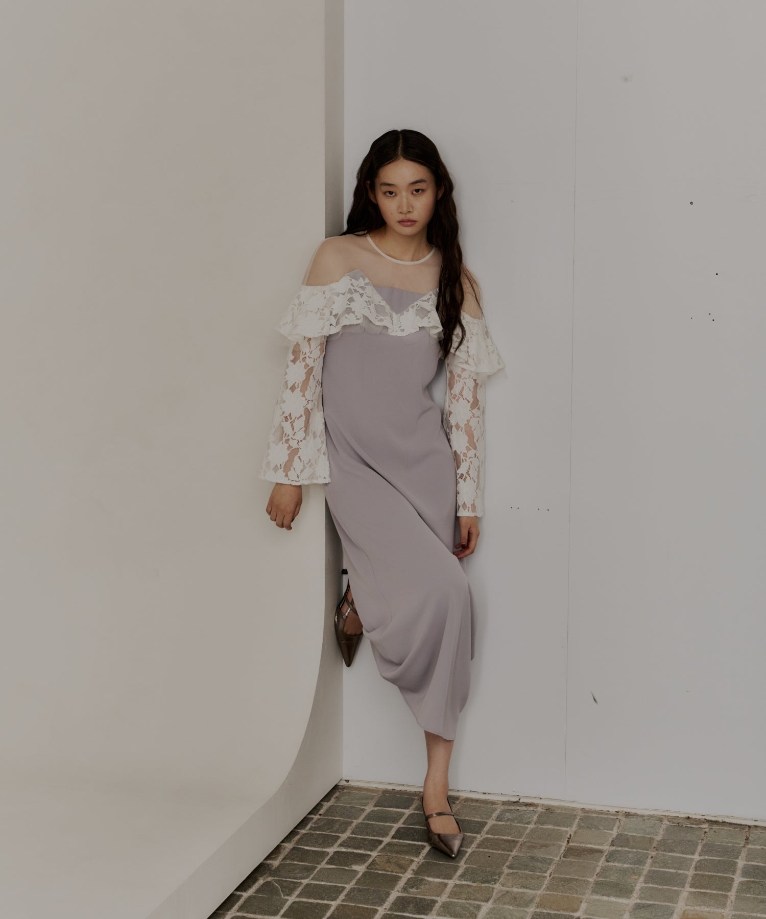 LACE RAFFLE DRESS