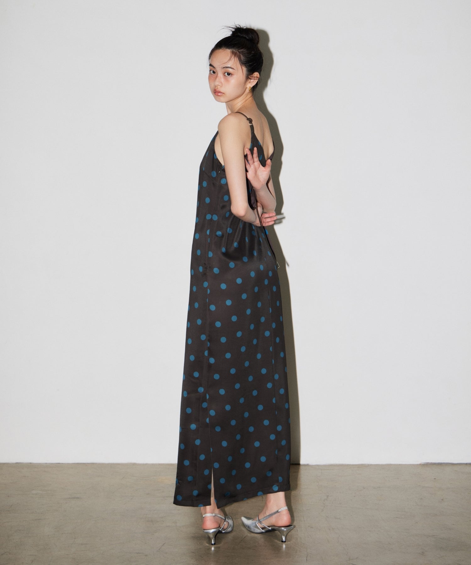 【POPUP】MINIMAL DOT SATIN DRESS