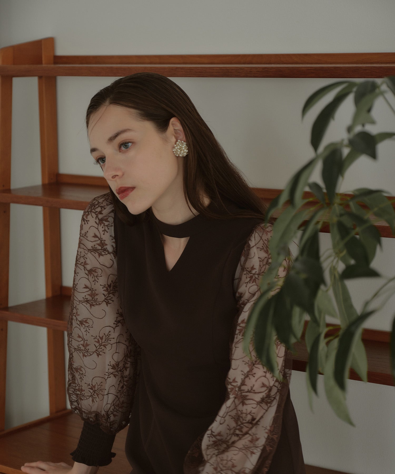 SLEEVE EMBROIDERY DRESS