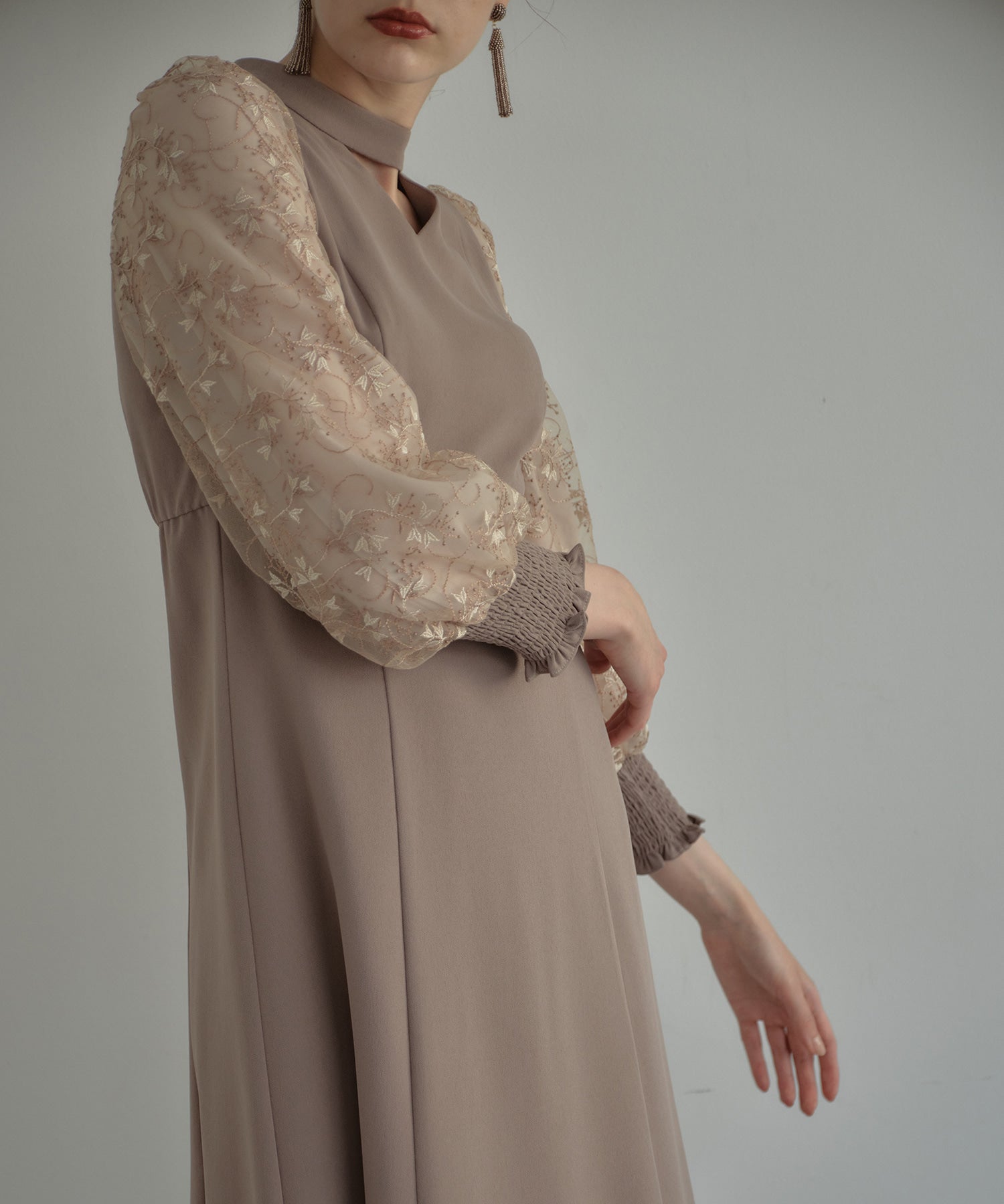 SLEEVE EMBROIDERY DRESS